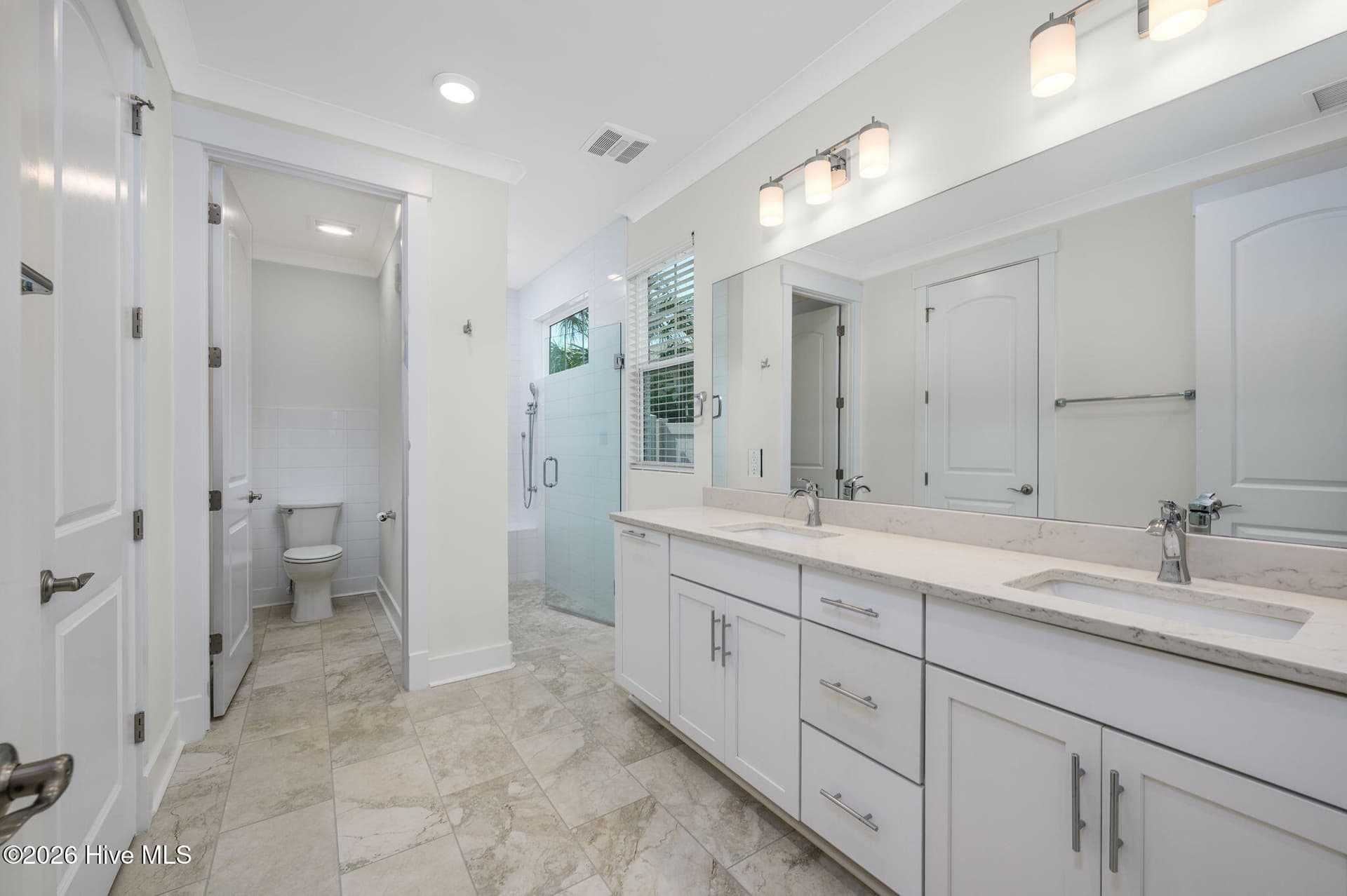 Single Family Residence at 2016 Manor Parc Drive, Calabash, NC 28467, photo 39 of 127