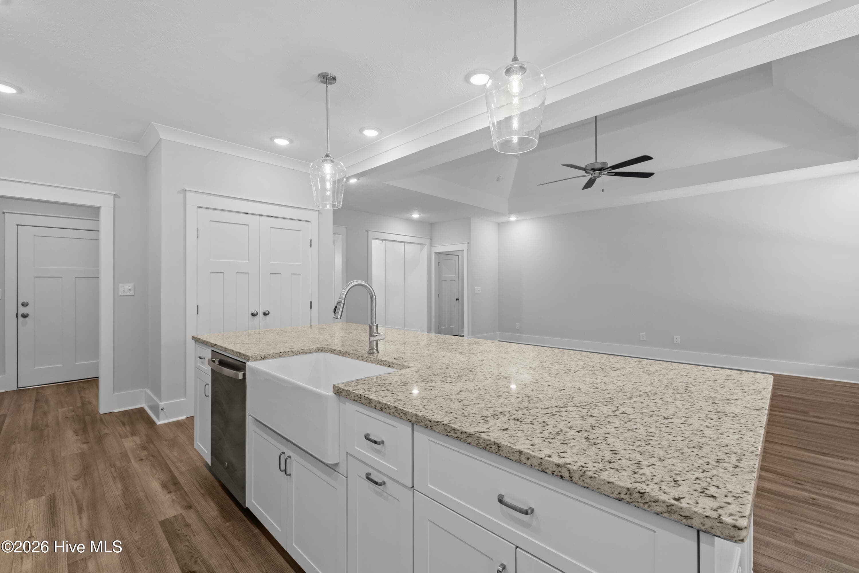 Wide Farmhouse Sink - 10382 Helmsdale Drive, Aiken, SC 29803