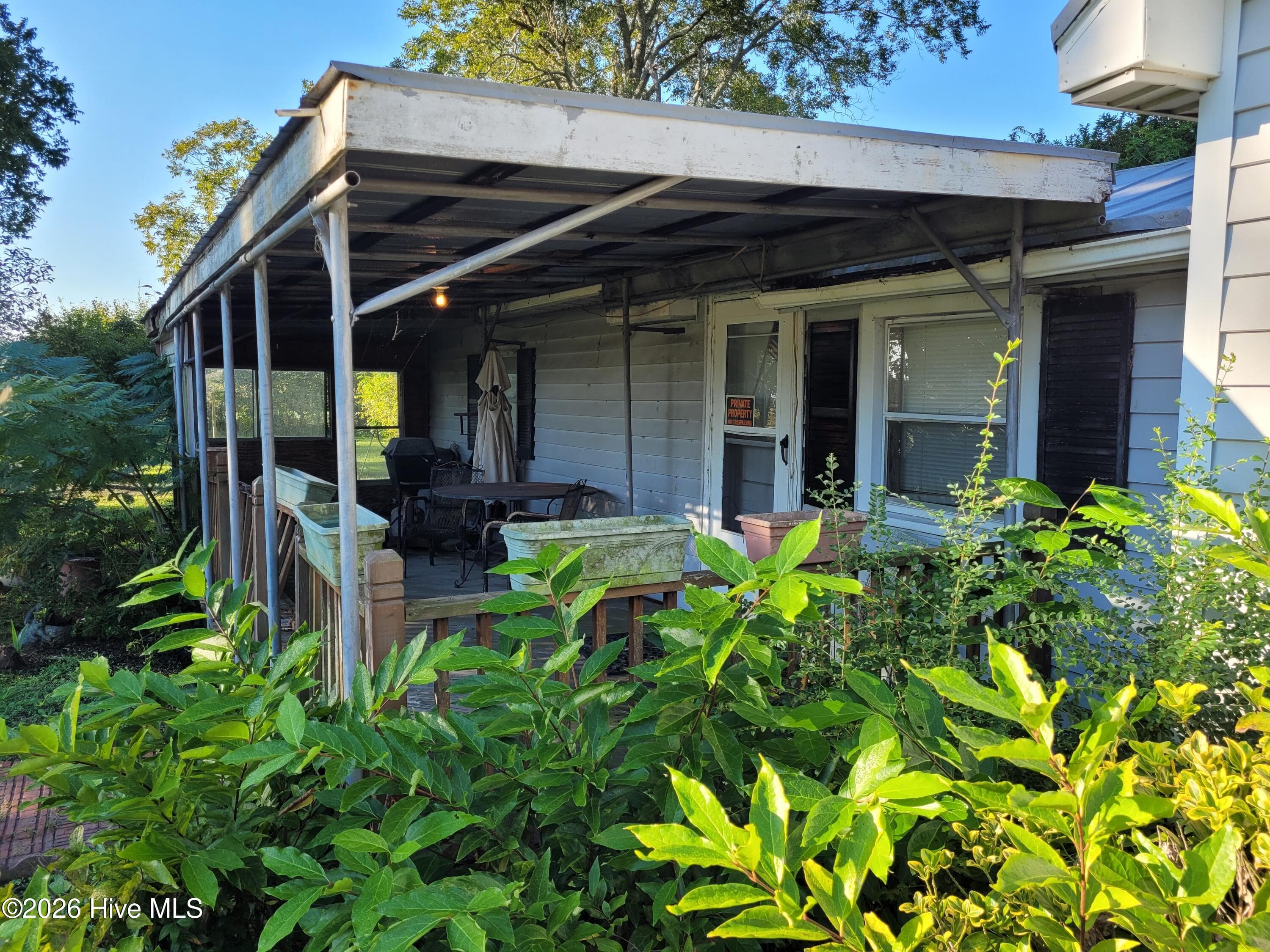 Covered Side Porch - 1554 Nc 102 E, Ayden, NC 28513