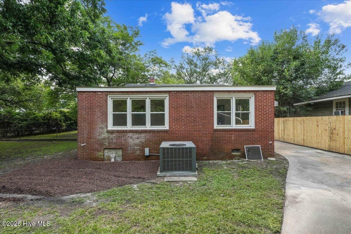 Single Family Residence at 909 N Carolina Street, Goldsboro, NC 27530, photo 11 of 31