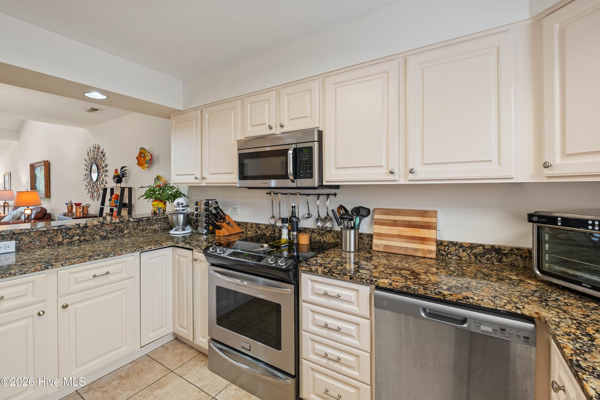 Townhouse at 211 Inland Greens Circle, Wilmington, NC 28405, photo 28 of 114