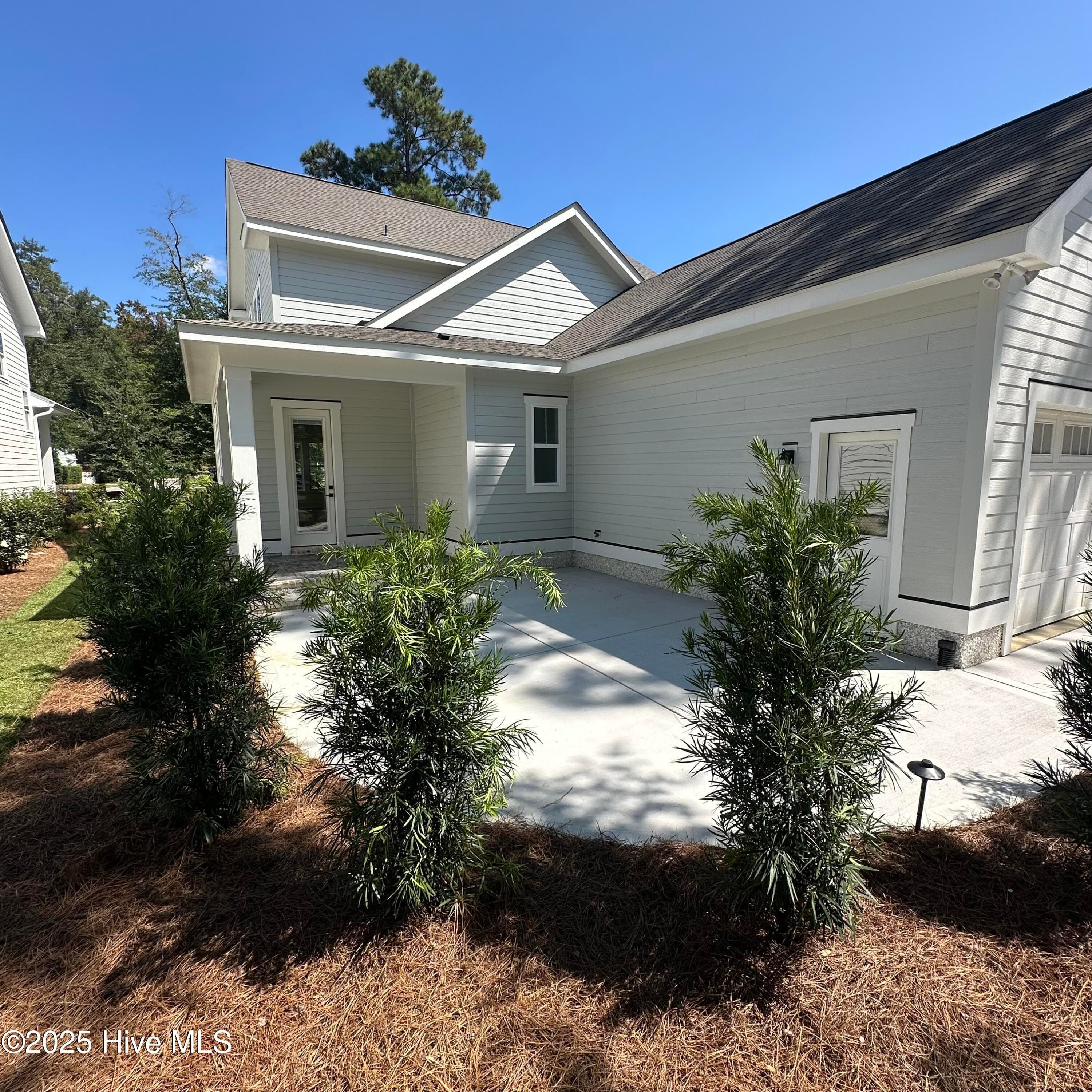Single Family Residence at 305 Jenoa Drive, Castle Hayne, NC 28429, photo 18 of 136