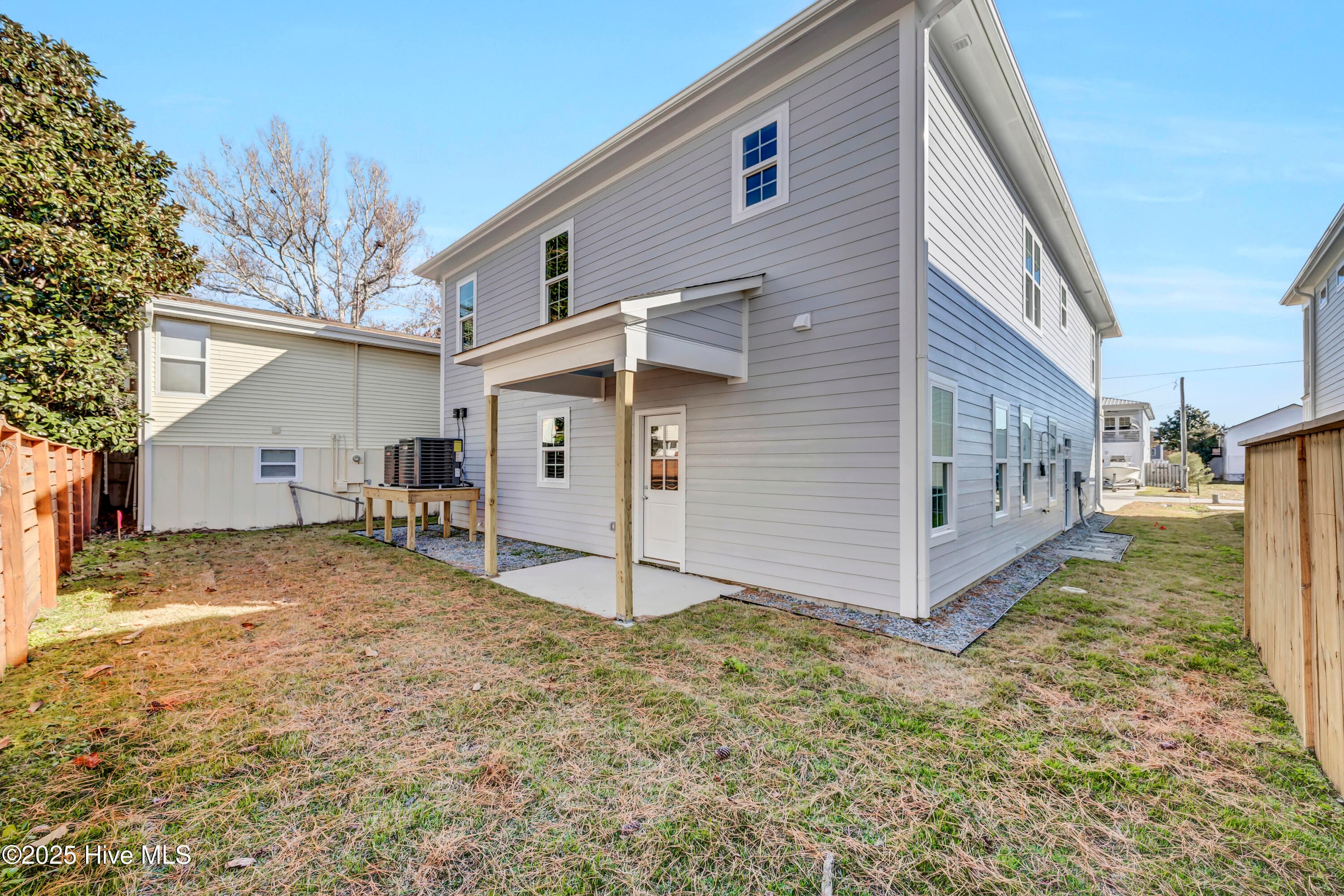 Duplex at 1516 Pinfish Lane, Carolina Beach, NC 28428, photo 6 of 12