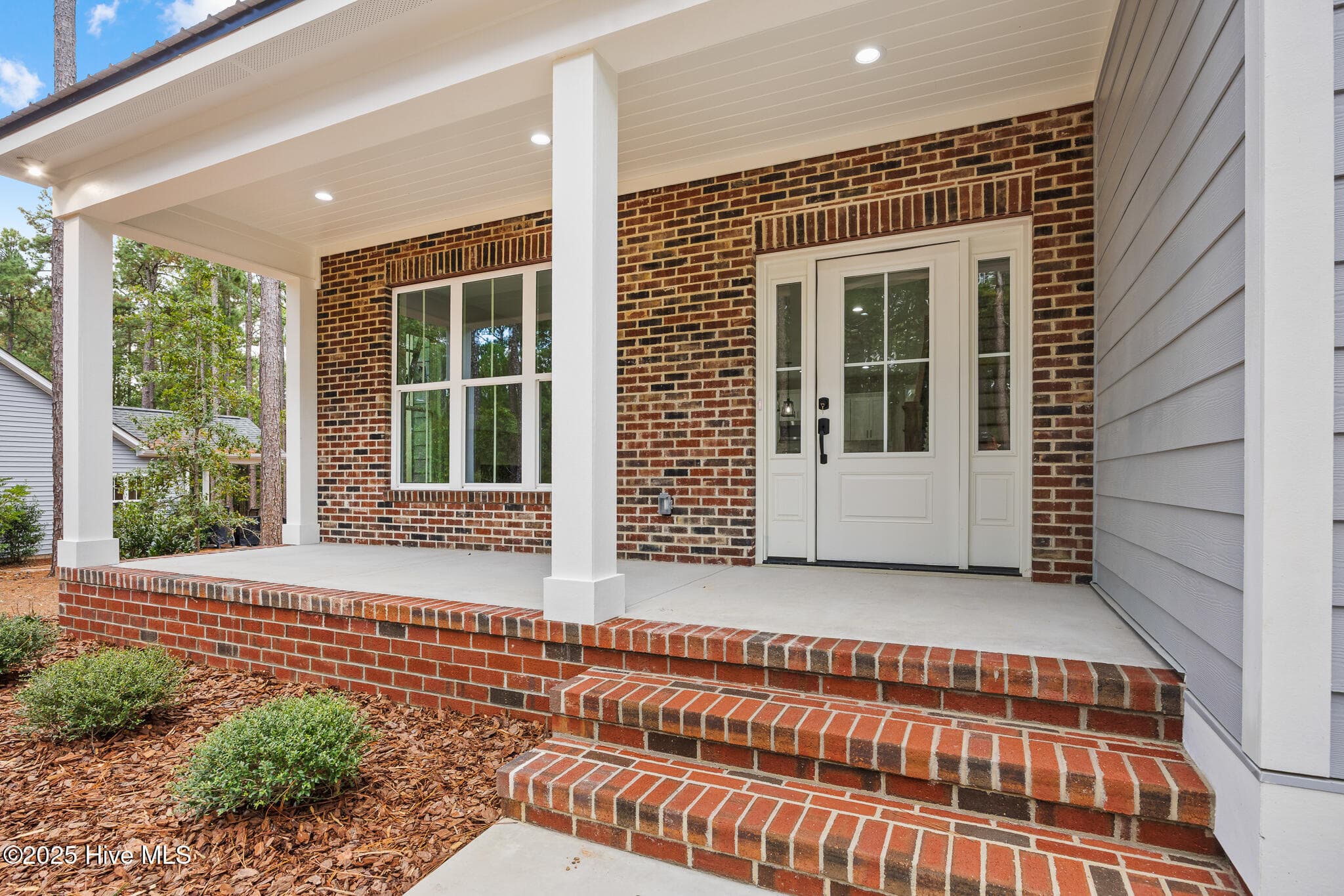 Single Family Residence at 284 Longleaf Drive, West End, NC 27376, photo 2 of 39