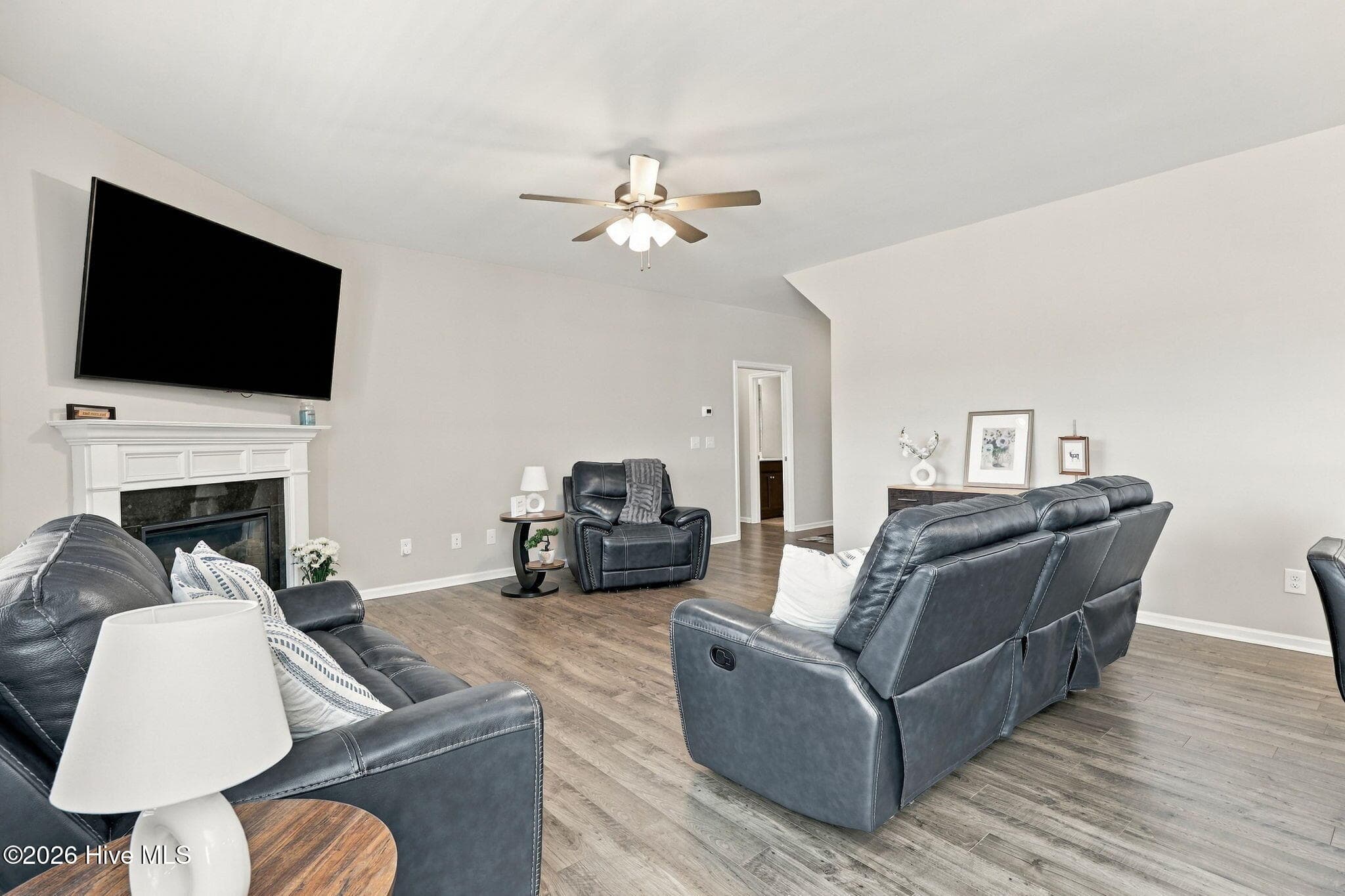 Single Family Residence at 613 Knoll Circle, Greenville, NC 27858, photo 6 of 52