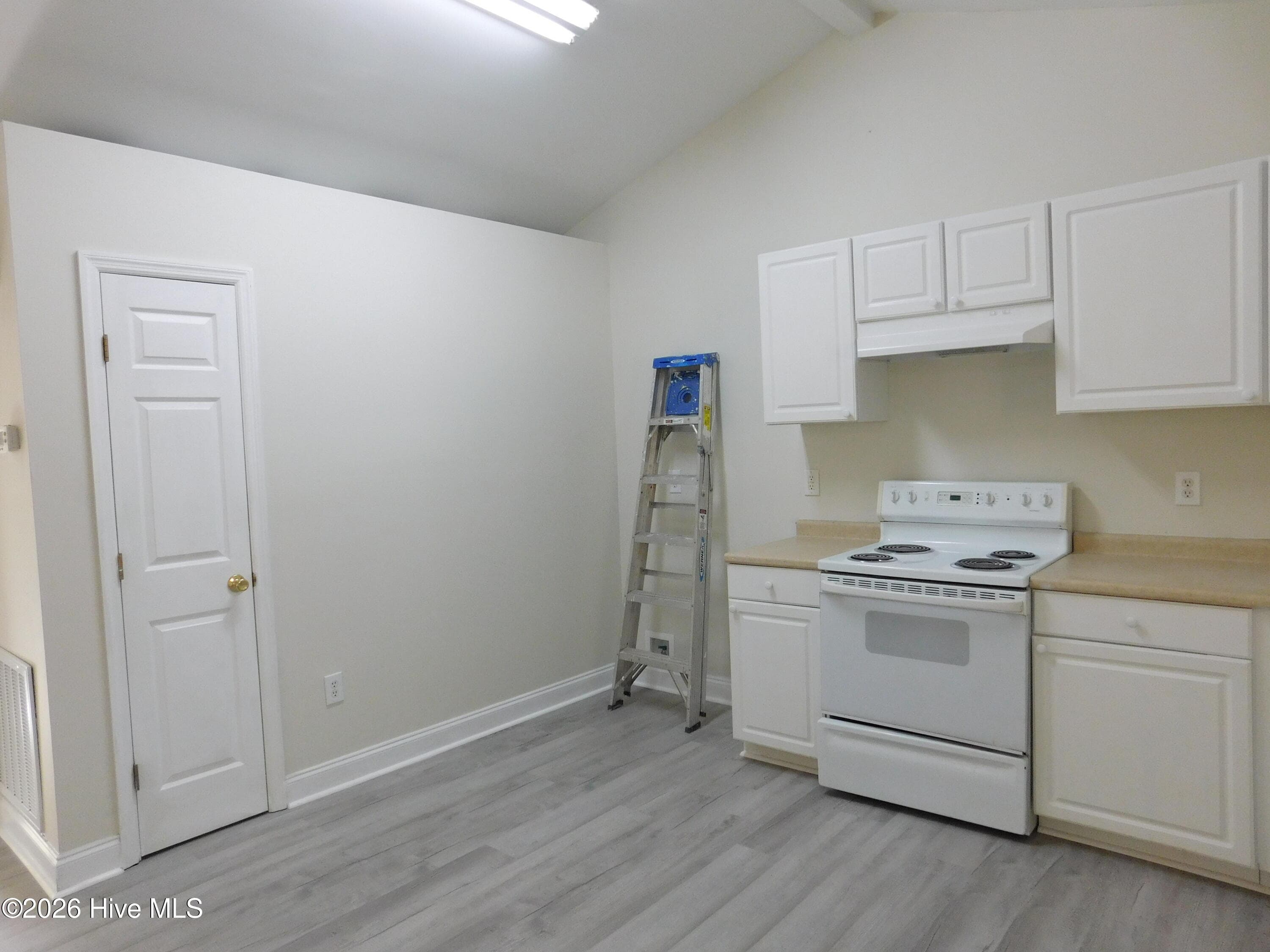 Single Family Residence at 273 Scott Farm Lane, New Bern, NC 28562, photo 10 of 25