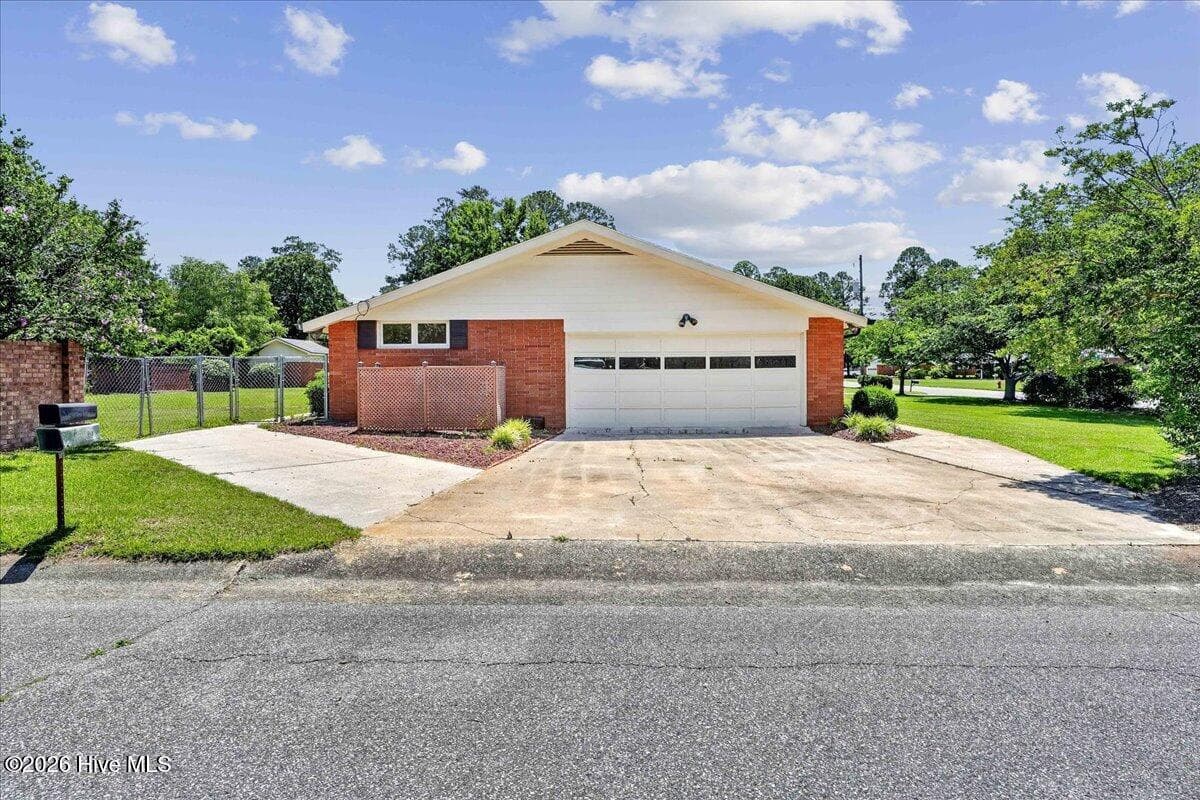 Single Family Residence at 704 E Forest Hill Drive, Goldsboro, NC 27534, photo 2 of 4