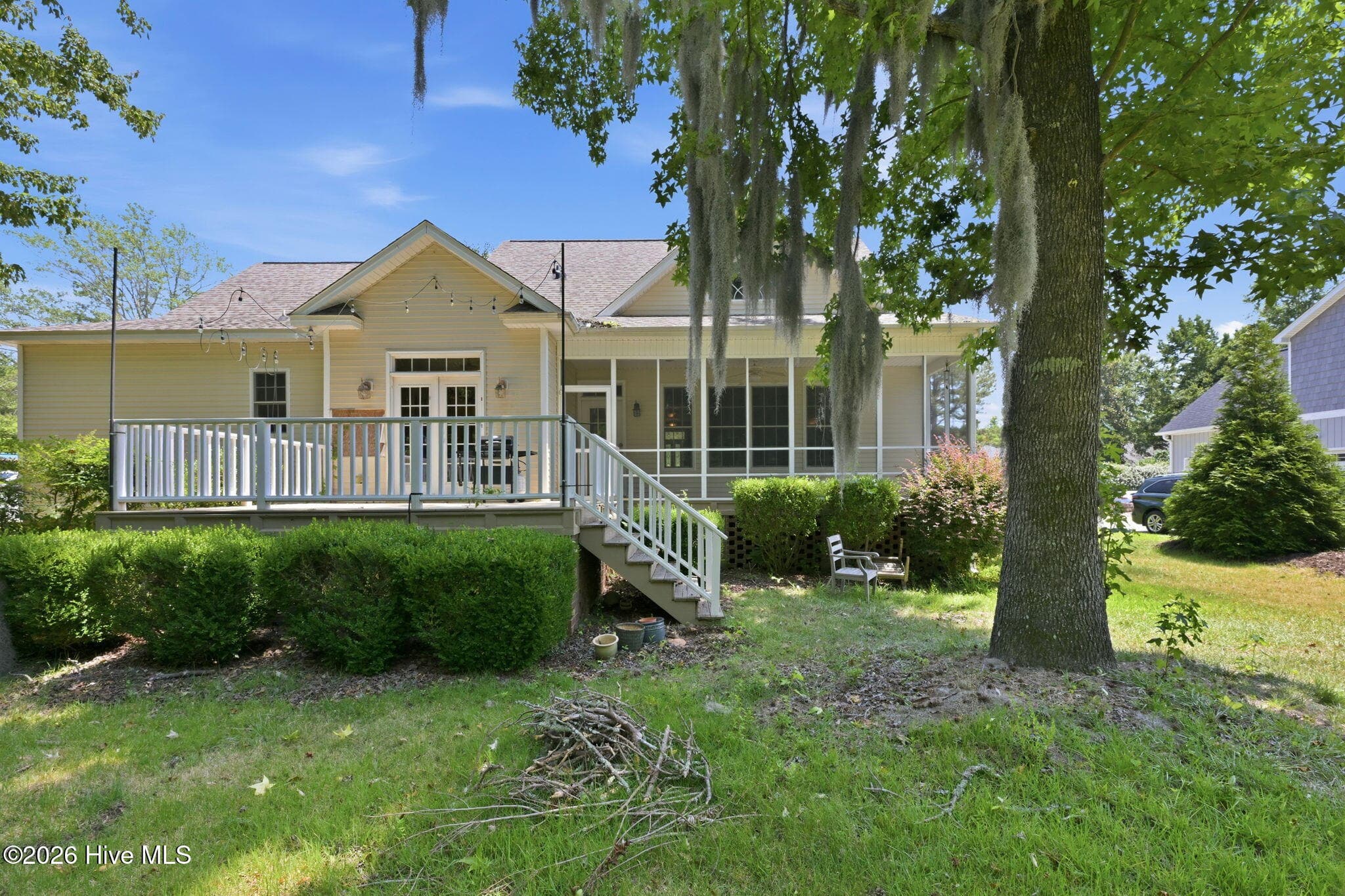 Single Family Residence at 202 Emmen Road, New Bern, NC 28562, photo 5 of 50