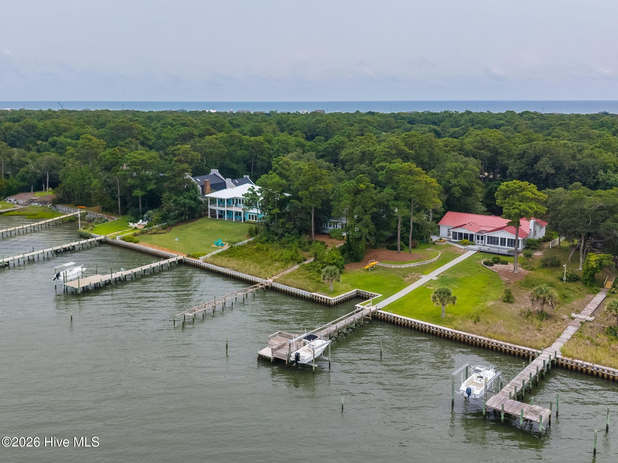 Single Family Residence at 270 Oakleaf Drive, Pine Knoll Shores, NC 28512, photo 2 of 2