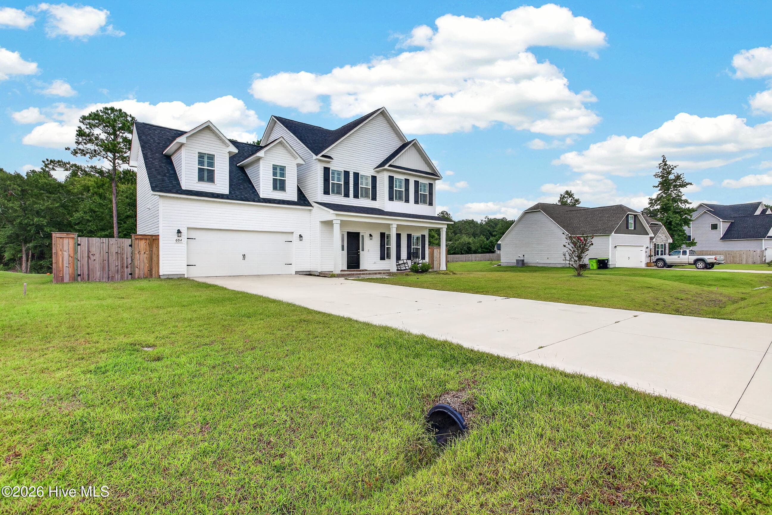 Single Family Residence at 604 Macy Place, Hubert, NC 28539, photo 3 of 35