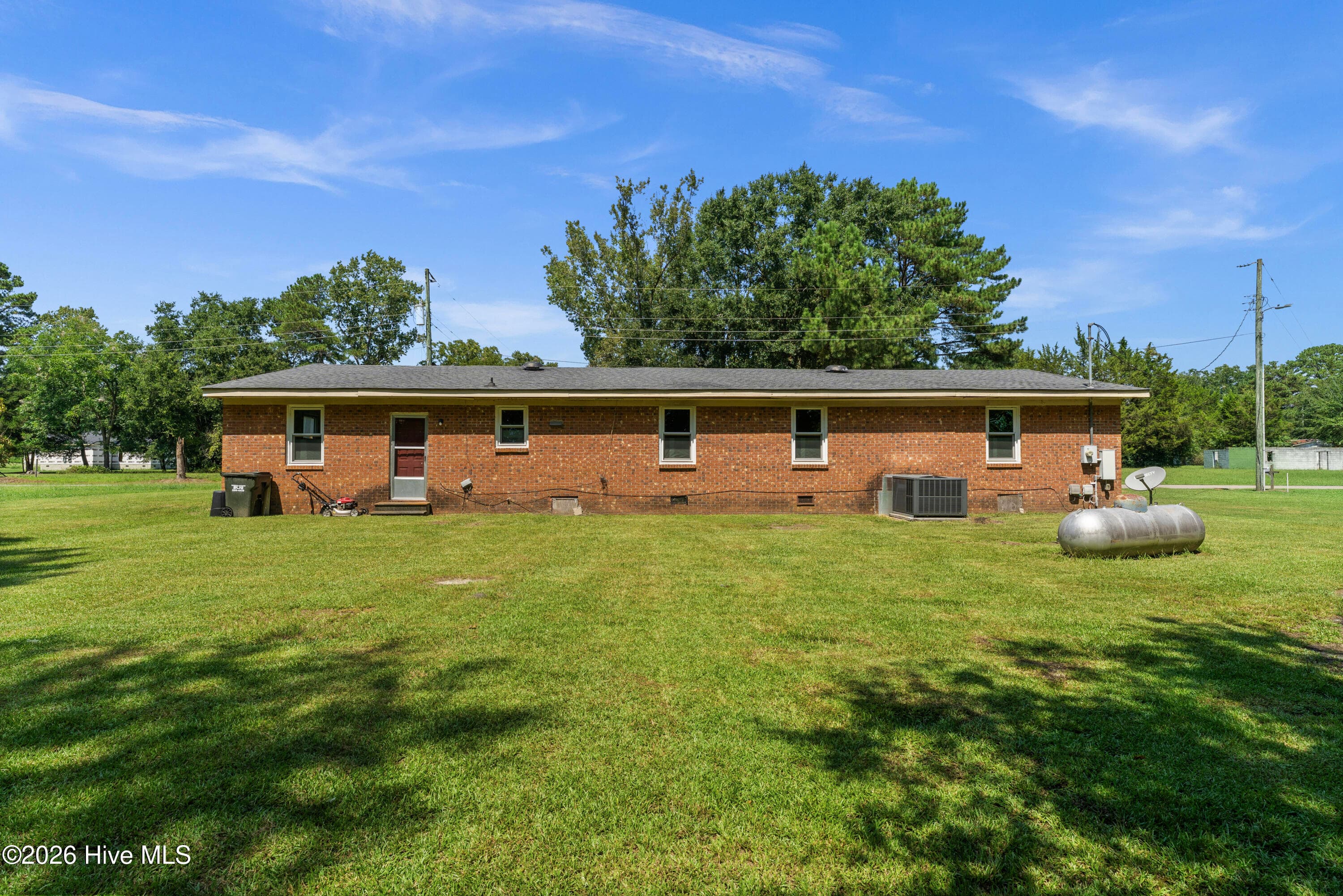 Single Family Residence at 204 Julia Street, Warsaw, NC 28398, photo 5 of 24