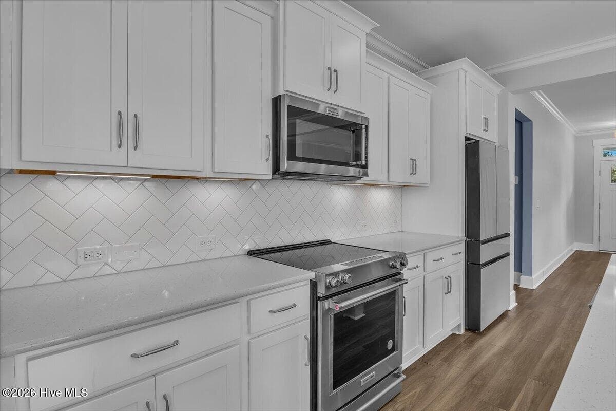 Single Family Residence at 504 Beaumont Oaks Drive, Wilmington, NC 28411, photo 5 of 83