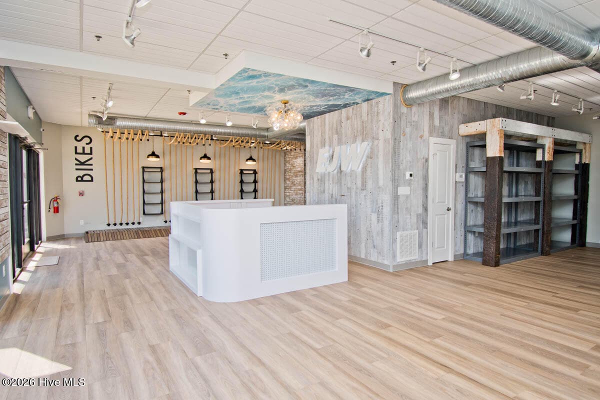 Commercial opportunity awaits. - 9004 Louise Avenue A1 & B1, Emerald Isle, NC 28594