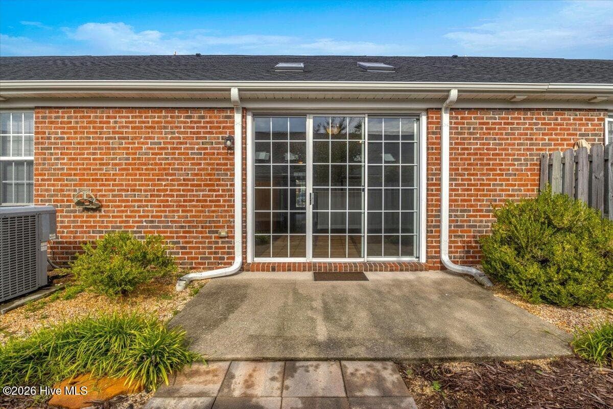 Townhouse at 5006 Carleton Drive Unit 121, Wilmington, NC 28403, photo 31 of 33