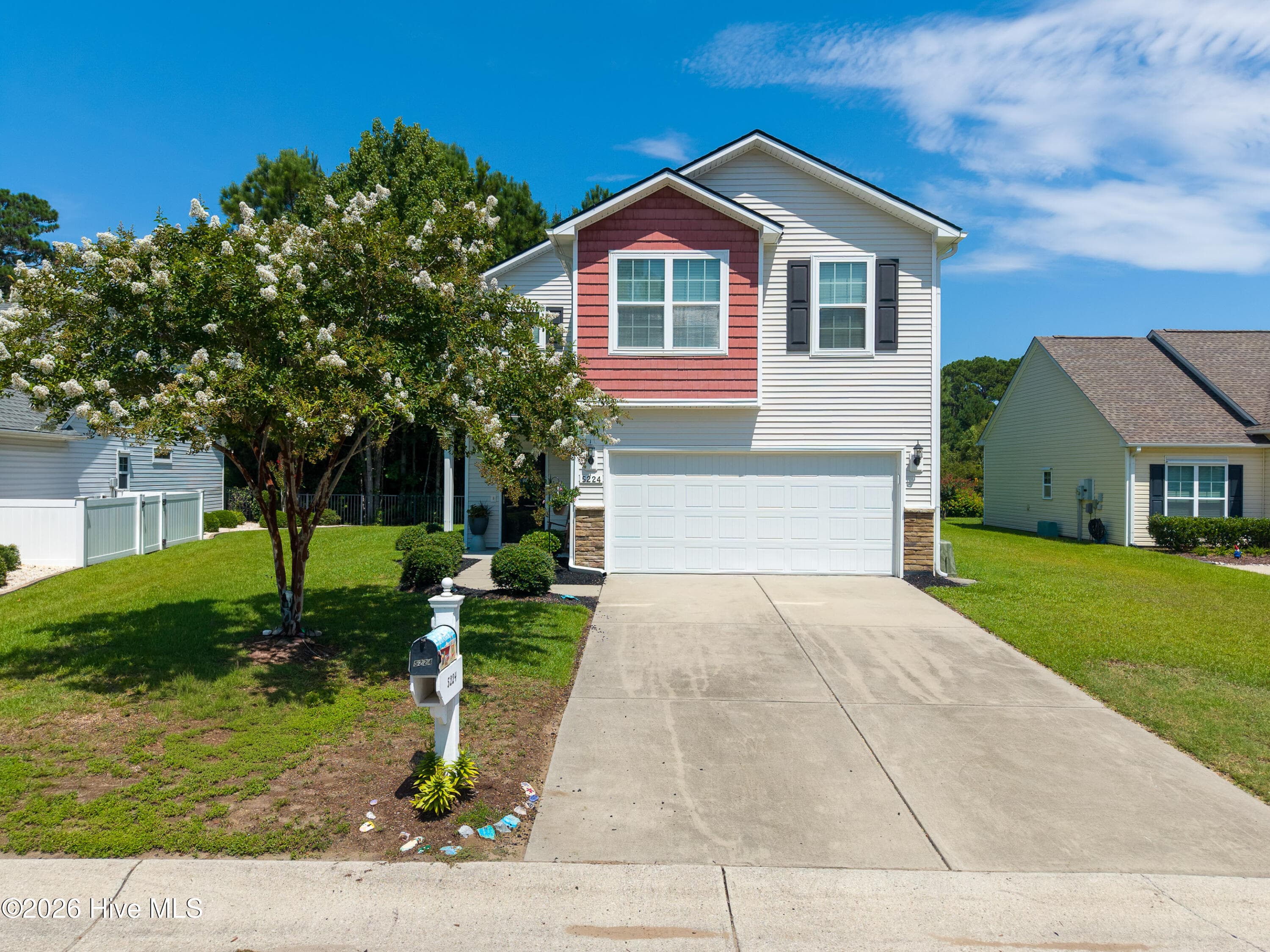 Single Family Residence at 5224 Shipmast Way, Southport, NC 28461, photo 3 of 41