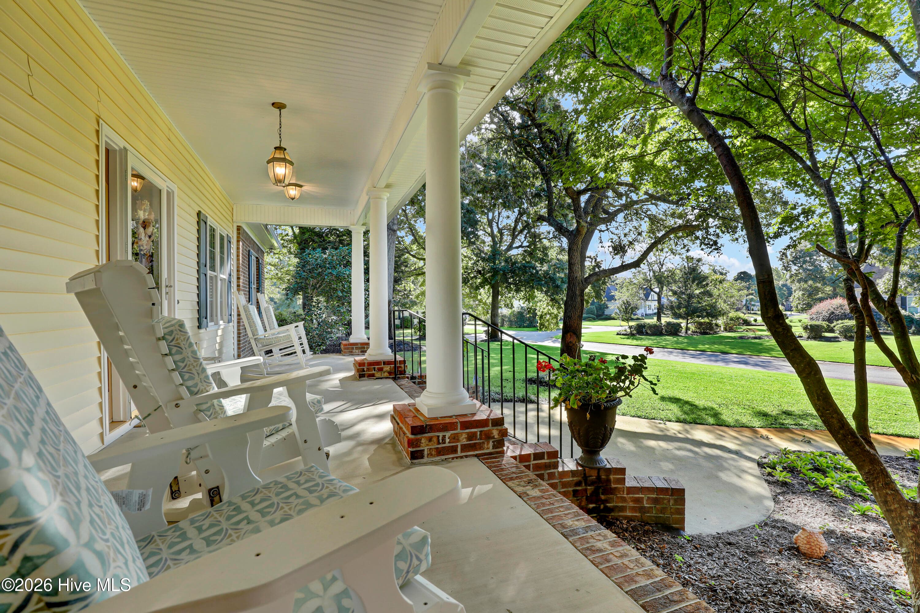 Single Family Residence at 302 Pecan Court, Hampstead, NC 28443, photo 5 of 46