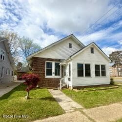 Single Family Residence at 517 W North Street W, Ahoskie, NC 27910, photo 2 of 66