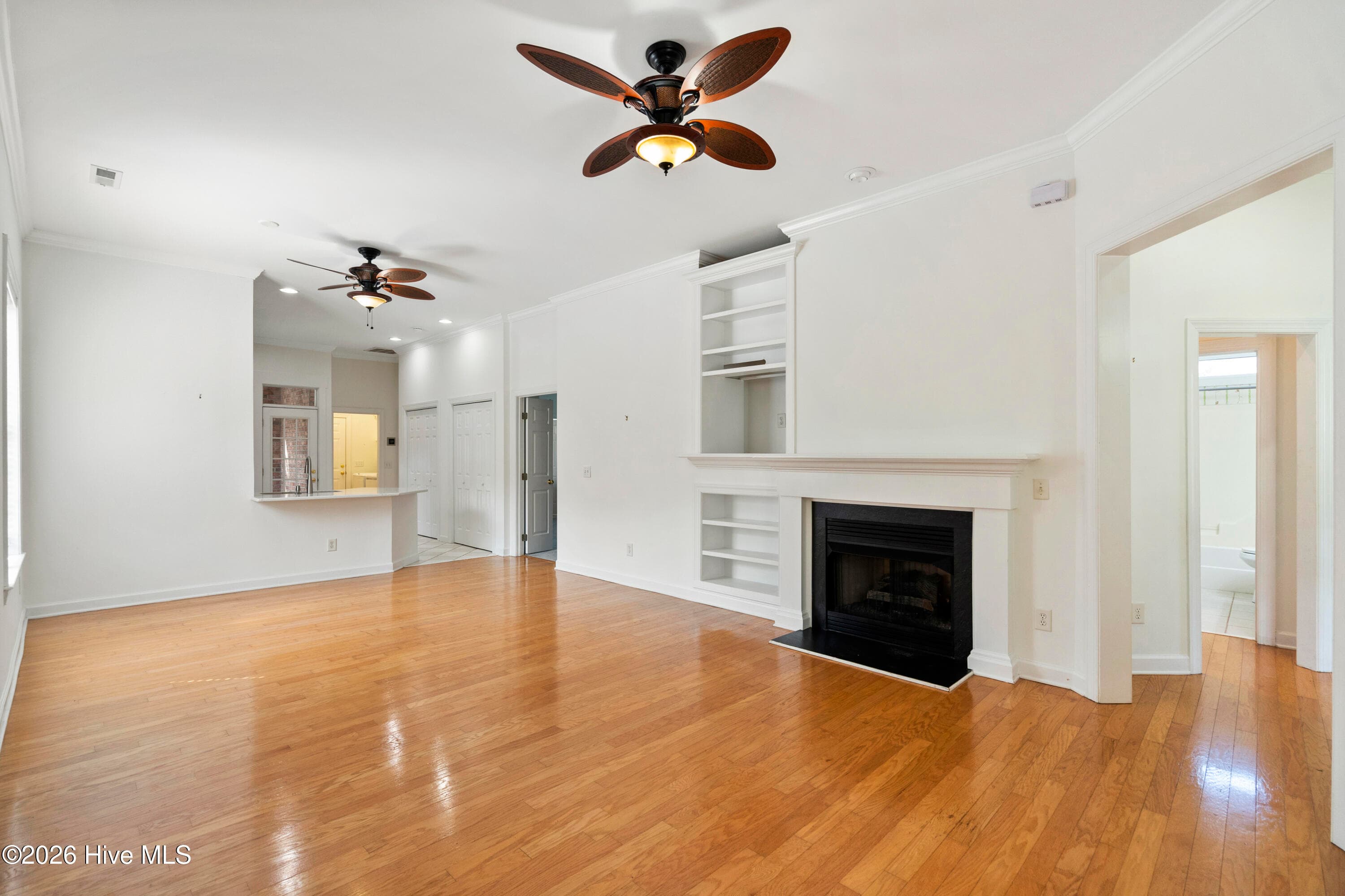 Single Family Residence at 4902 Dewars Circle, Wilmington, NC 28409, photo 9 of 52