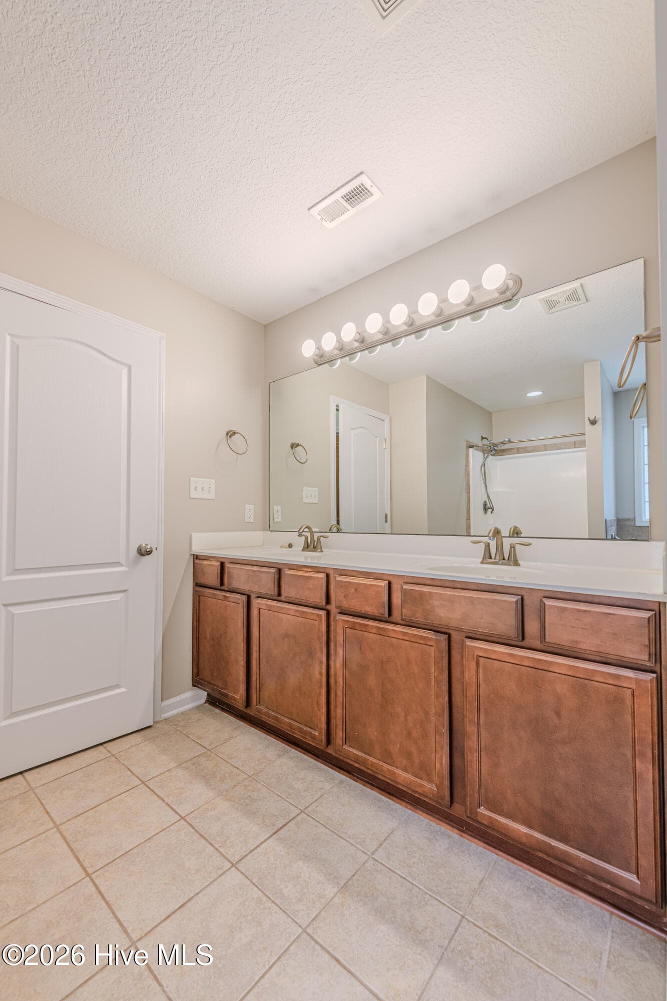 Single Family Residence at 755 Radiant Drive, Jacksonville, NC 28546, photo 4 of 5