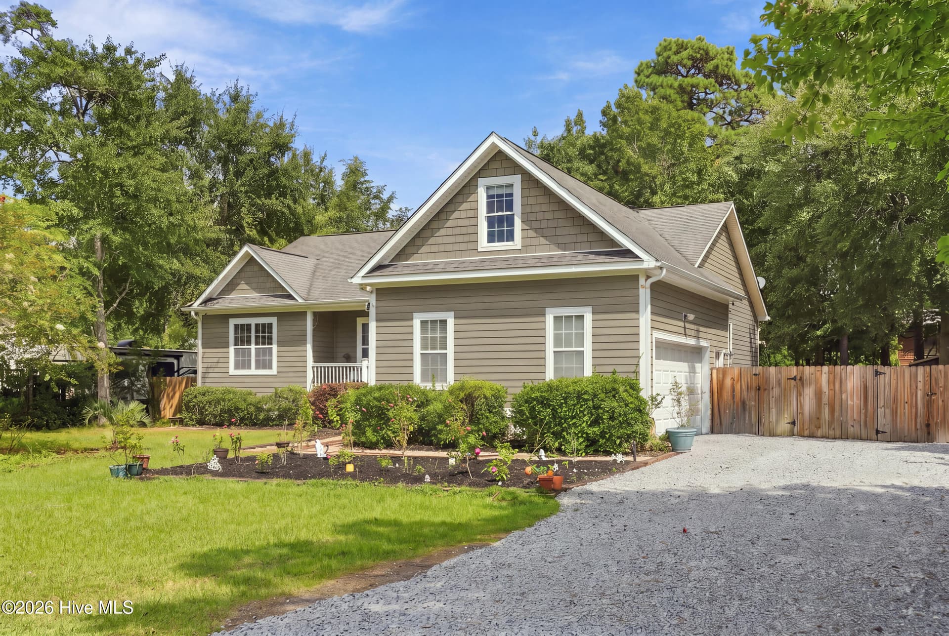 Single Family Residence at 306 Kemper Road, Hampstead, NC 28443, photo 5 of 67