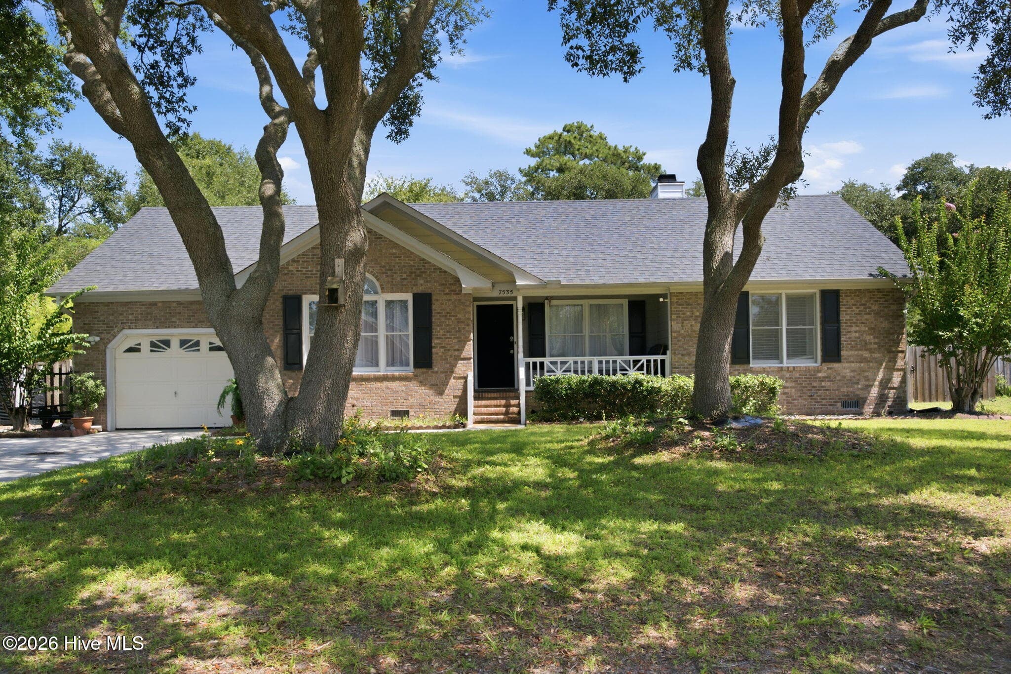Single Family Residence at 7535 Elkmont Court, Wilmington, NC 28411, photo 2 of 50