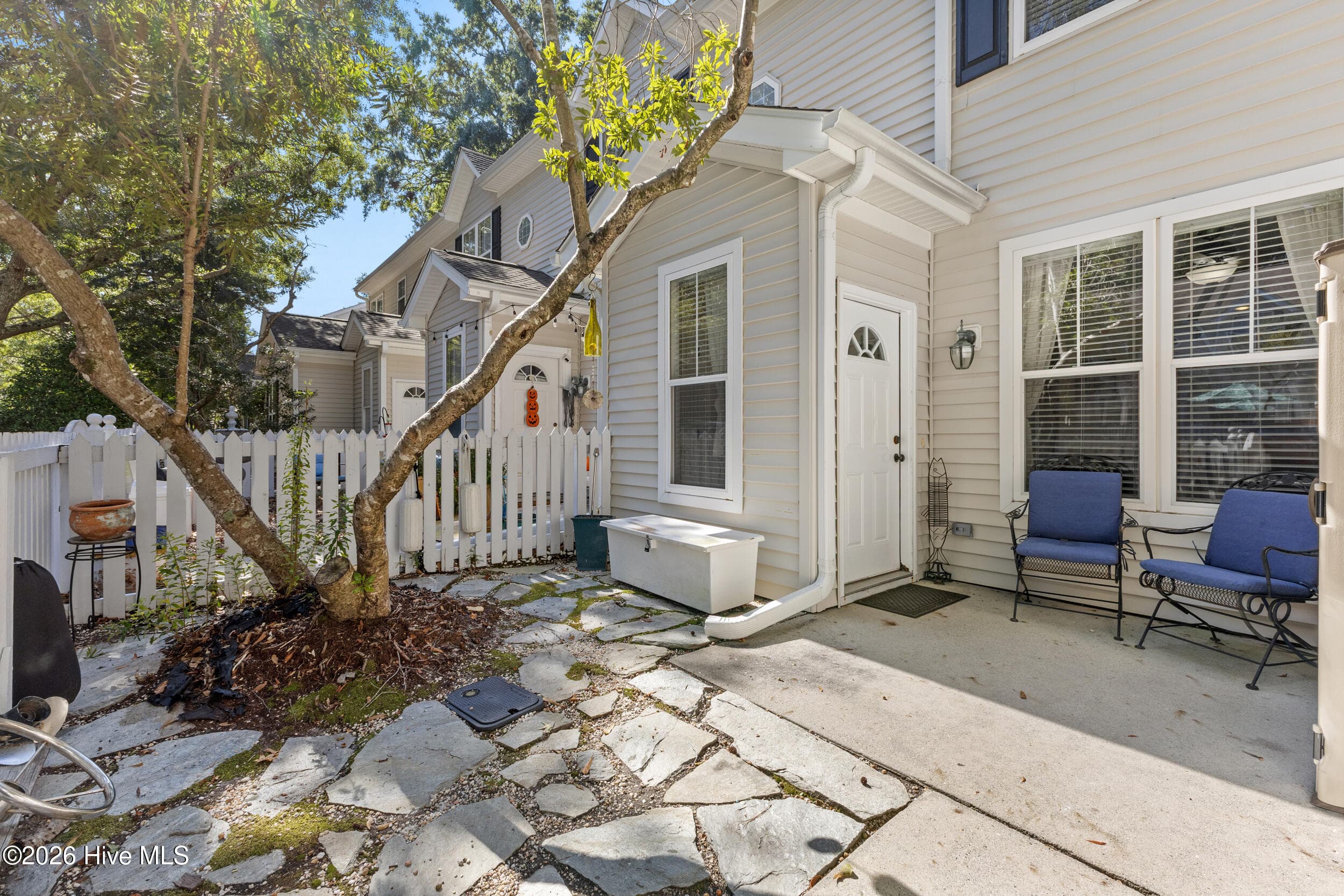 Townhouse at 5813 Wrightsville Avenue Apt 138, Wilmington, NC 28403, photo 3 of 38