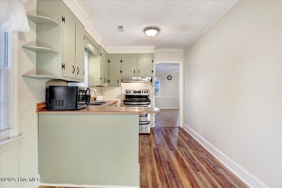 Single Family Residence at 270 Orange Street, Kinston, NC 28504, photo 16 of 32