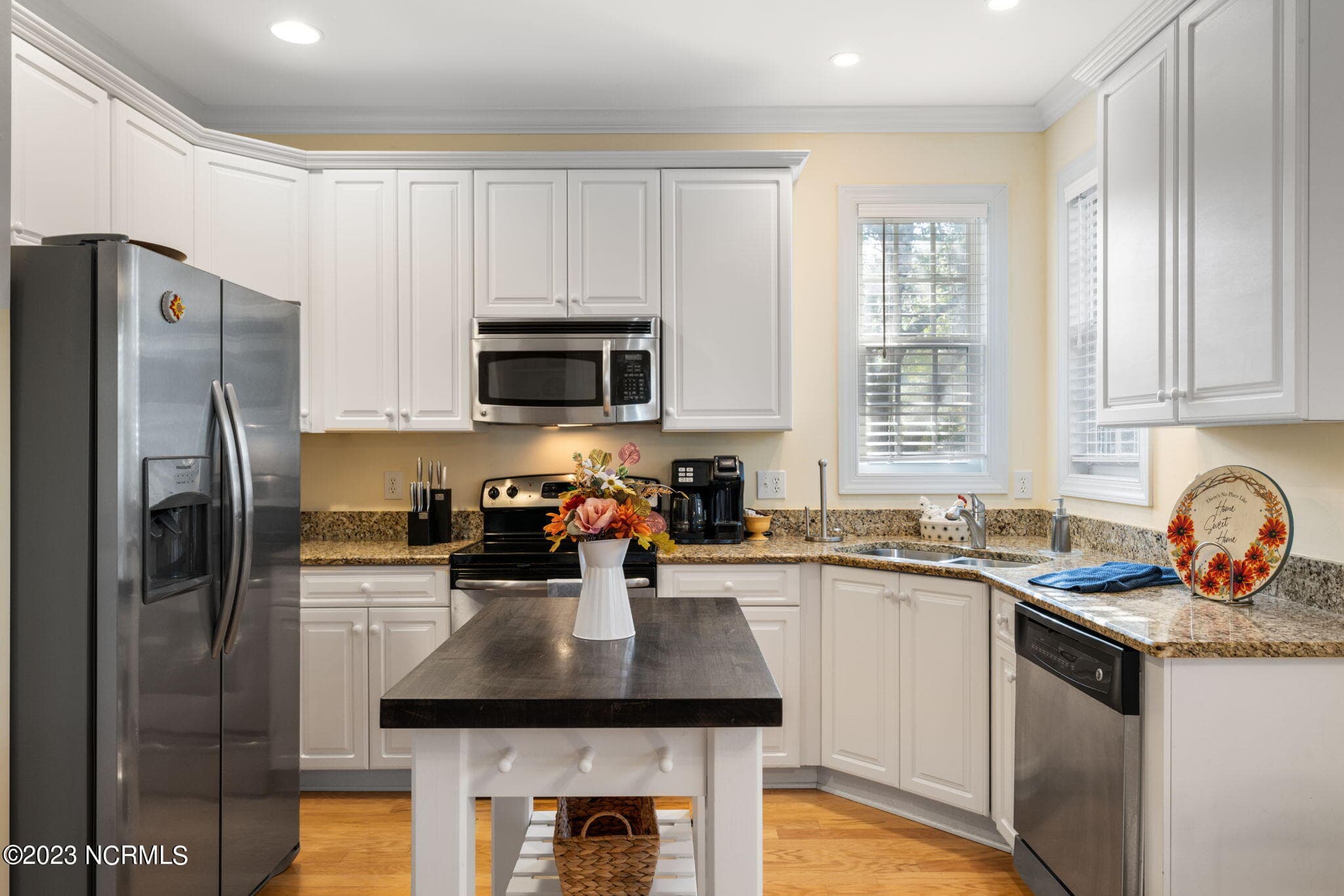 Single Family Residence at 4103 Lark Bunting Court SE, Southport, NC 28461, photo 2 of 4