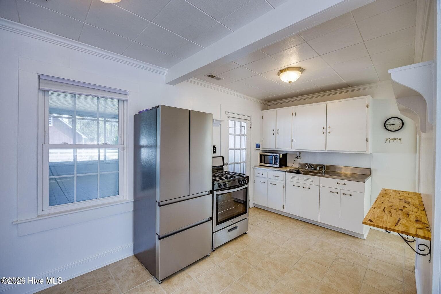 Kitchen - 322 River Road, Washington, NC 27889, Washington