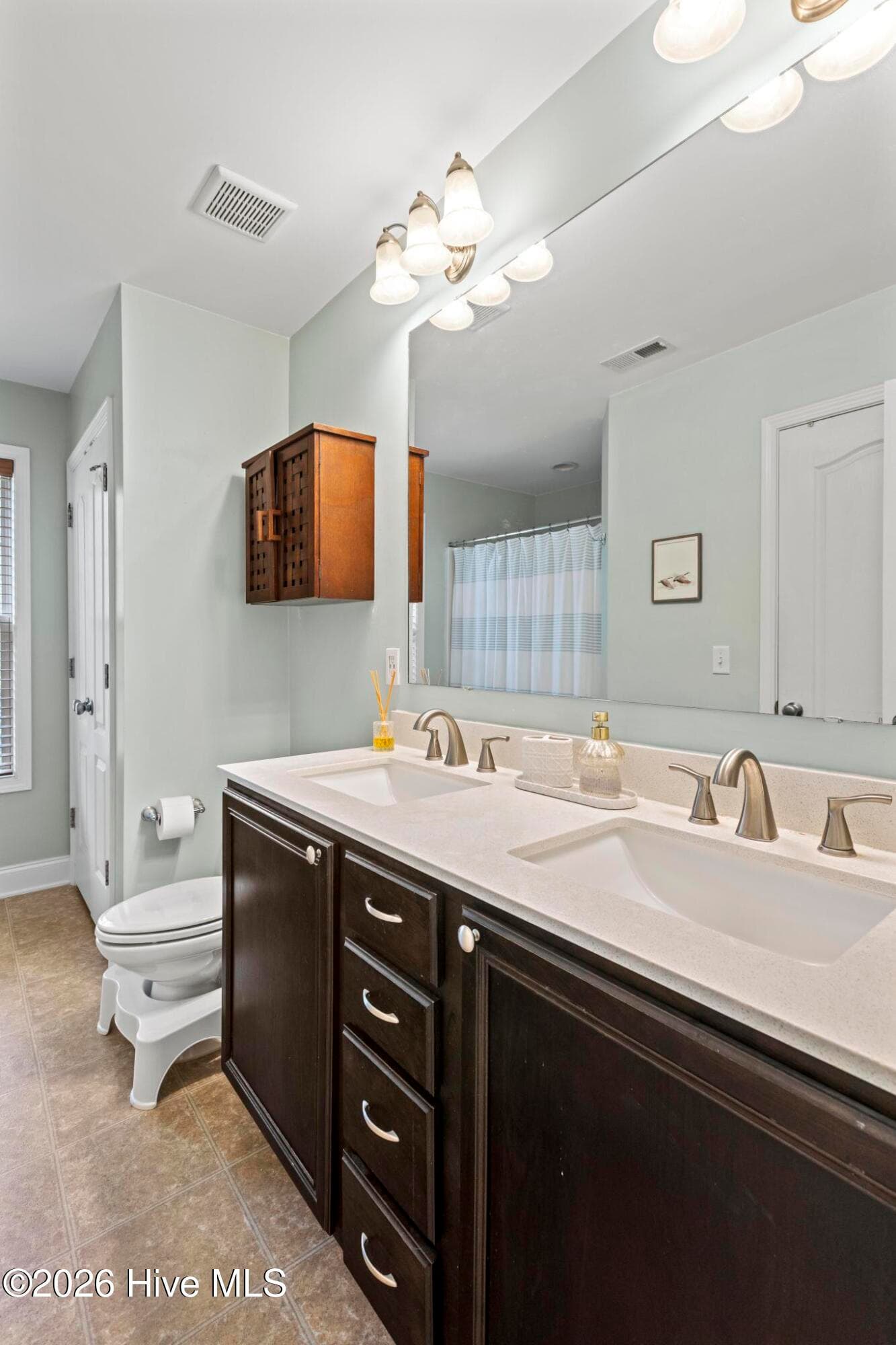 primary bathroom - 114 Norine Drive, Holly Ridge, NC 28445