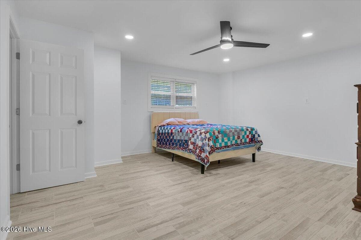 Lower Level - 609 Sawgrass Road, Hampstead, NC 28443