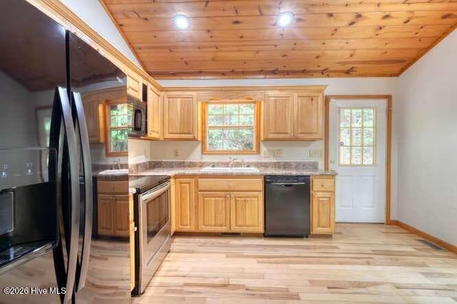 Single Family Residence at 73 Sargent Drive, Murphy, NC 28906, photo 14 of 49