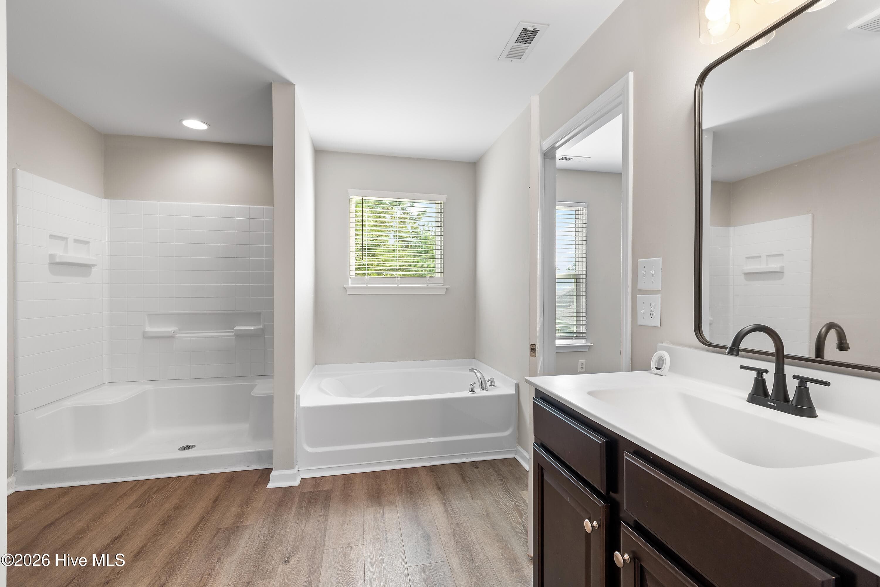 Soak tub and walk in shower - 1699 Datchet Lane SE, Bolivia, NC 28422