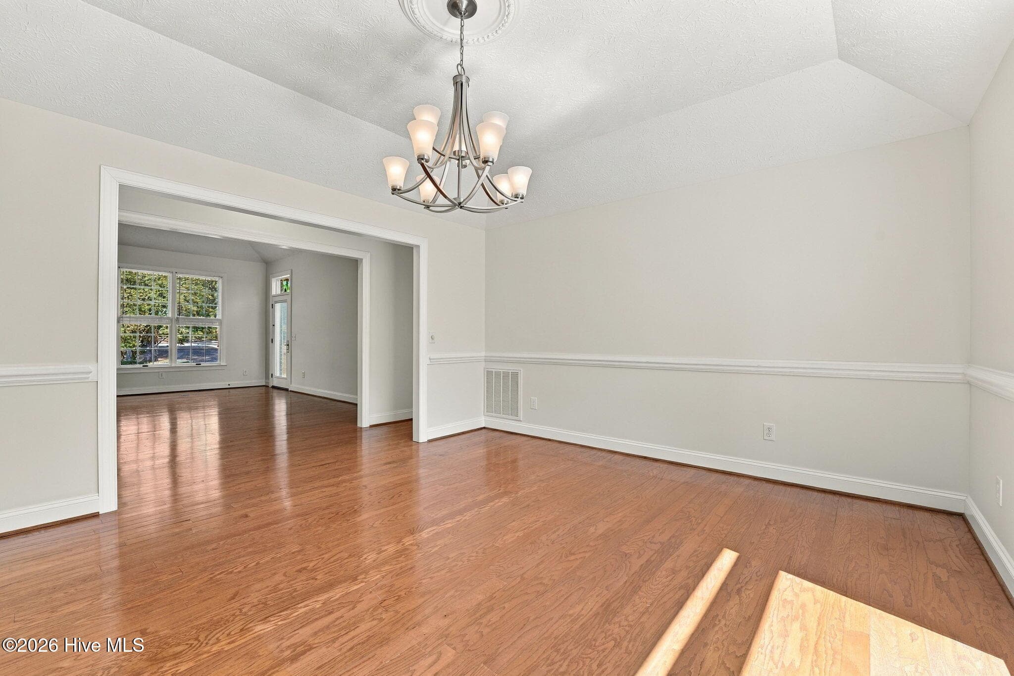 Single Family Residence at 86 Pinewild Drive, Pinehurst, NC 28374, photo 2 of 4