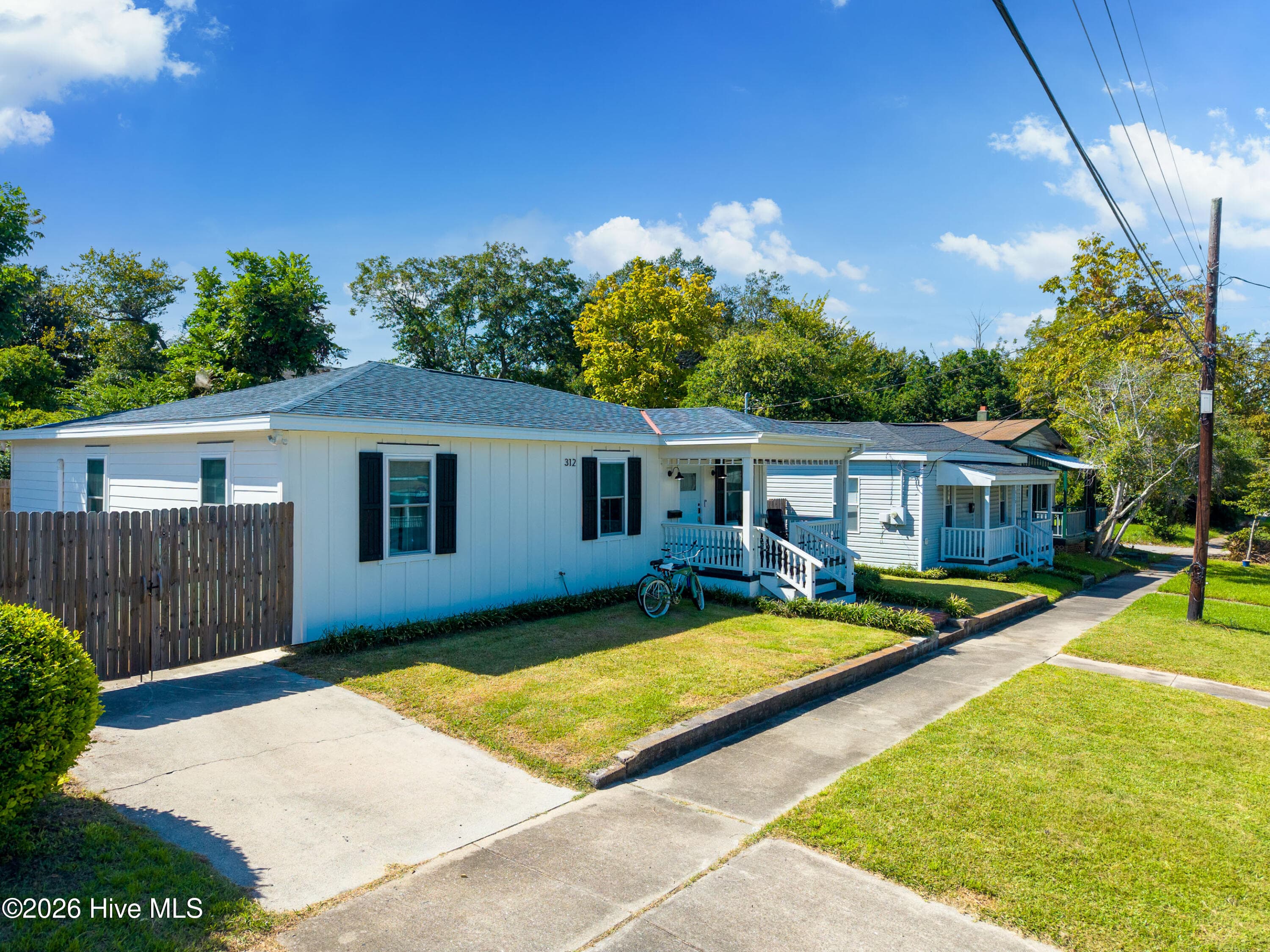 Single Family Residence at 312 S 14th Street, Wilmington, NC 28401, photo 4 of 39