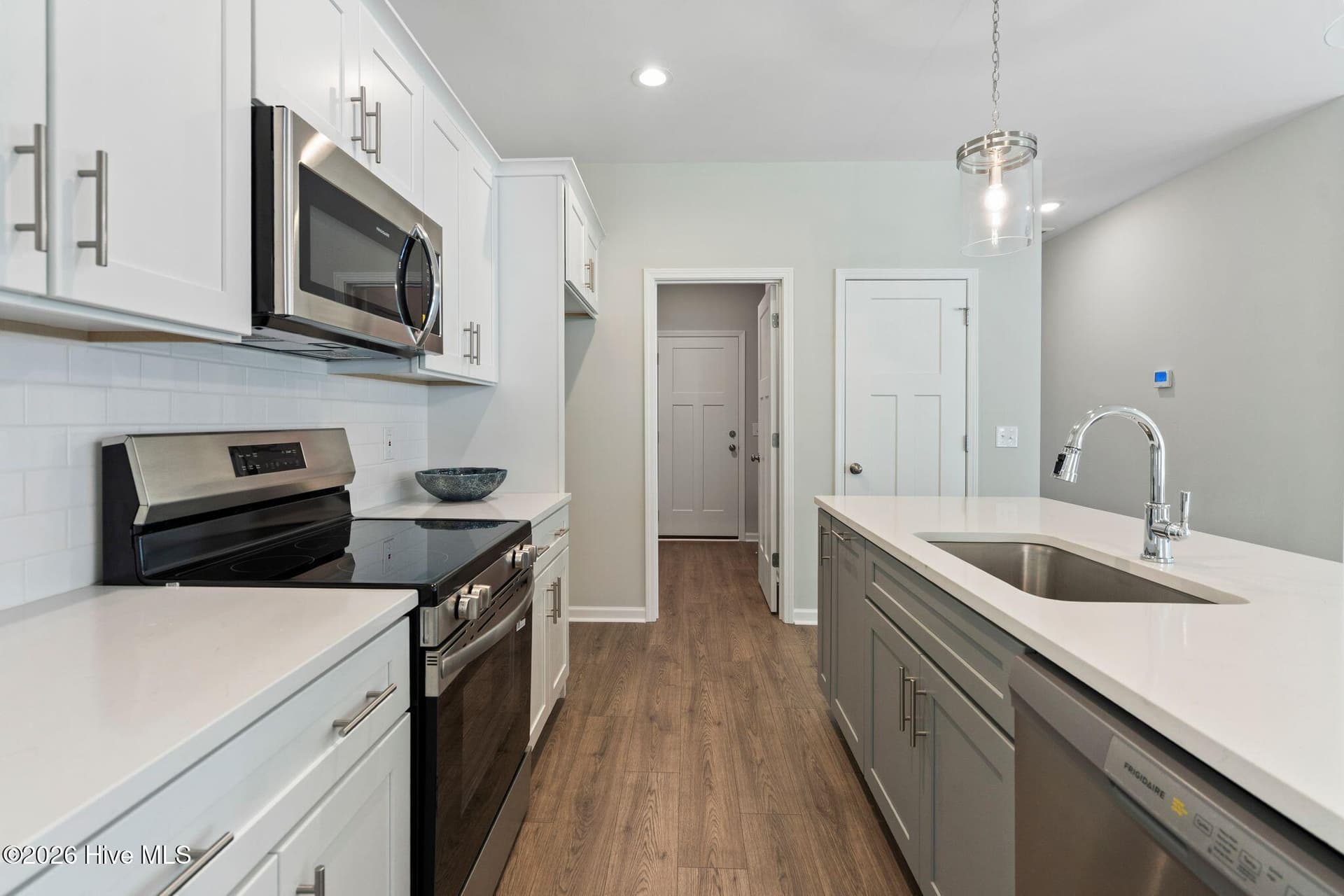 Single Family Residence at 305 Riva Ridge, Burgaw, NC 28425, photo 19 of 67