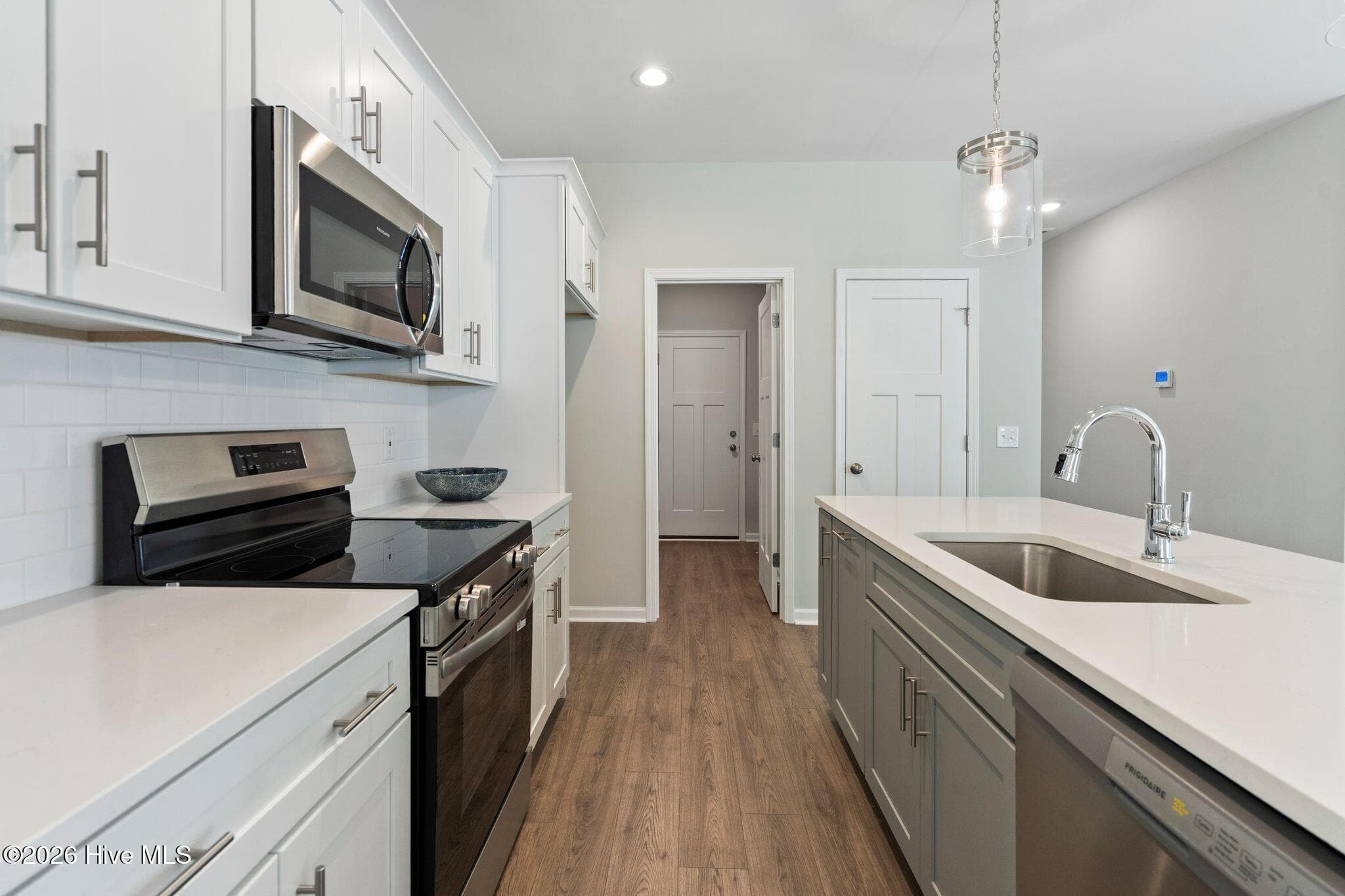 Single Family Residence at 305 Riva Ridge, Burgaw, NC 28425, photo 19 of 67