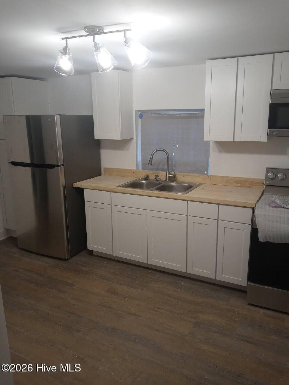 Kitchen - 610 /612 S 2nd Street, Pinetops, NC 27864