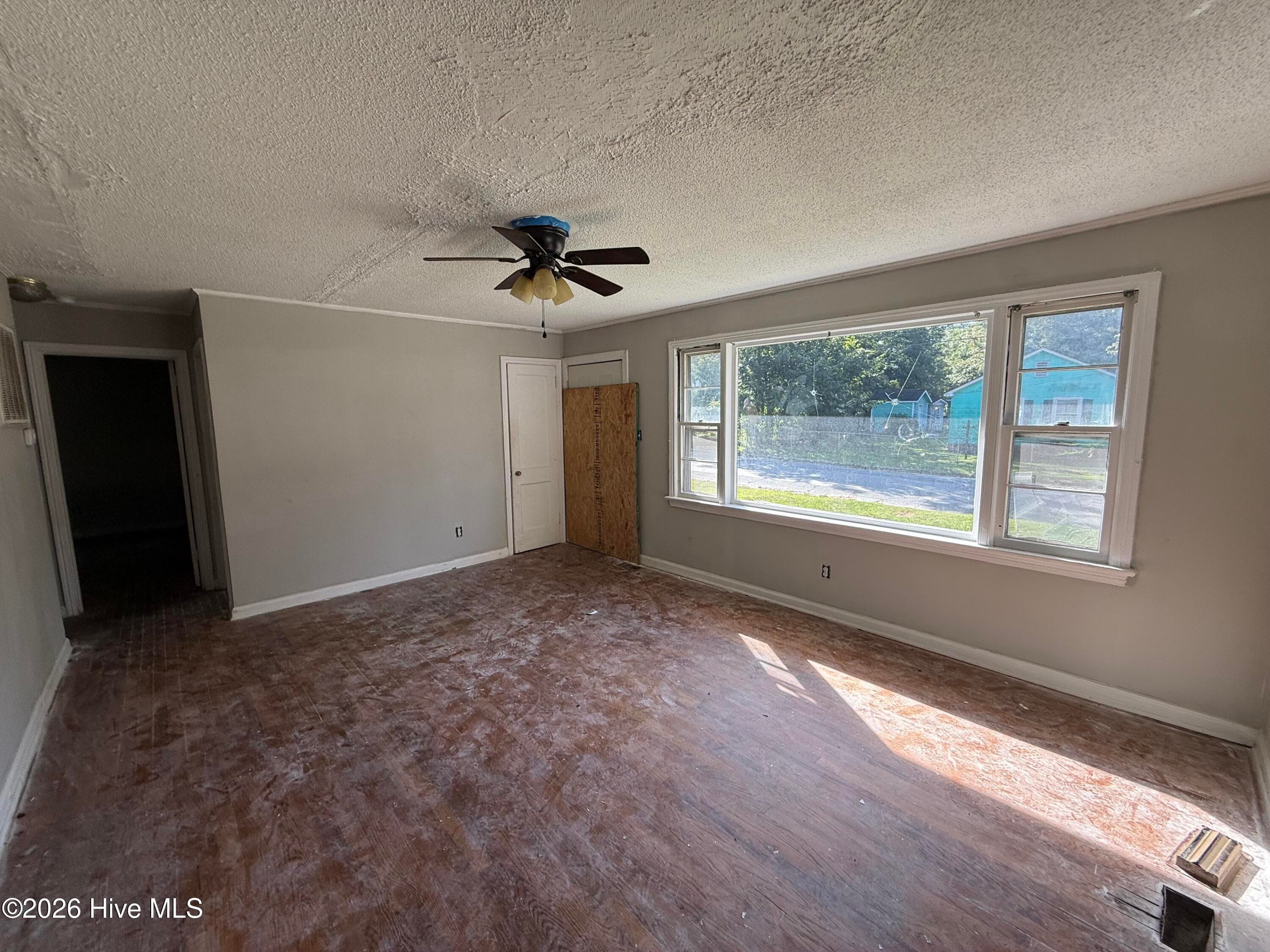 Single Family Residence at 800 Dixon Street, Kinston, NC 28501, photo 3 of 6