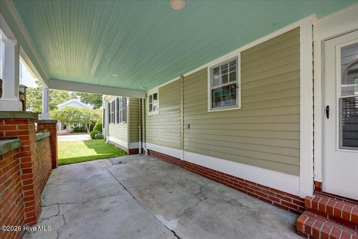 single car carport - 405 Hancock Street, New Bern, NC 28560