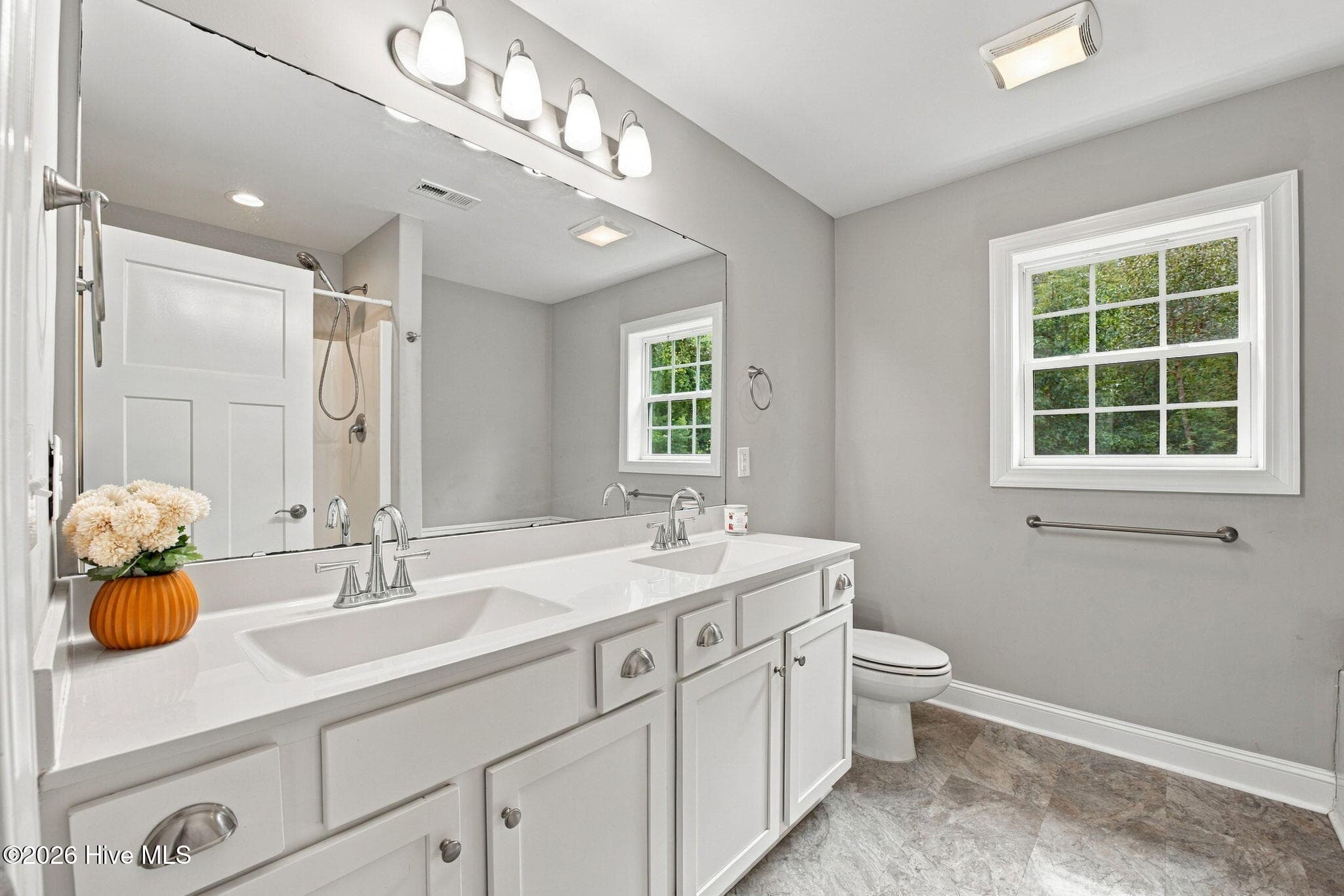 Single Family Residence at 100 Fernie Lane, New Bern, NC 28560, photo 22 of 51