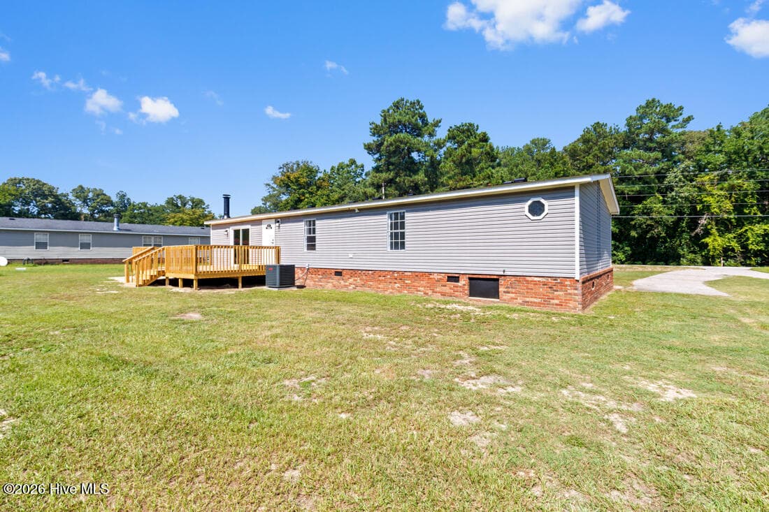 Manufactured Home at 5837 Parkton Road, Hope Mills, NC 28348, photo 31 of 43