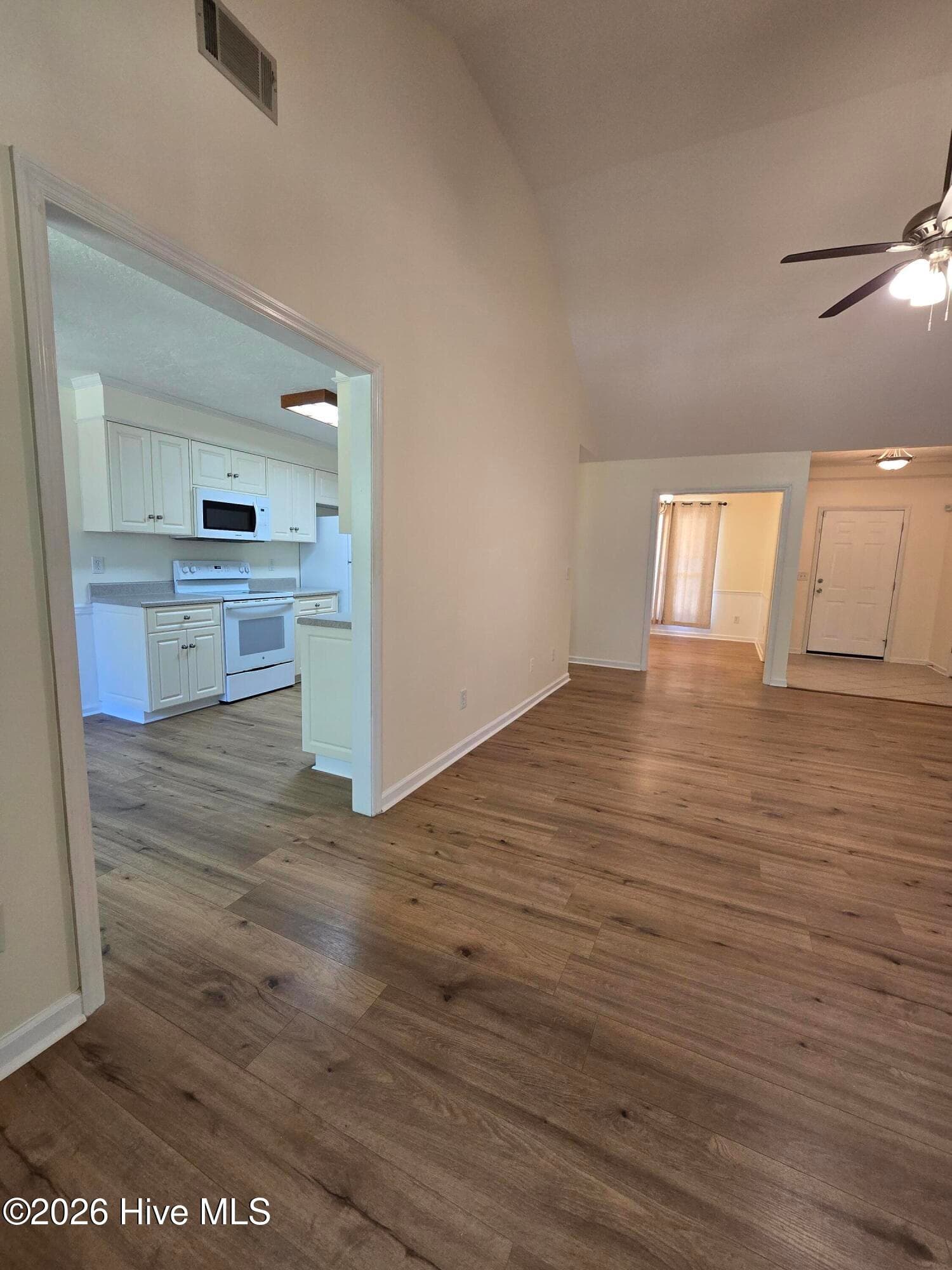 Single Family Residence at 4536 Country Glen Circle, Grovetown, GA 30813, photo 9 of 47