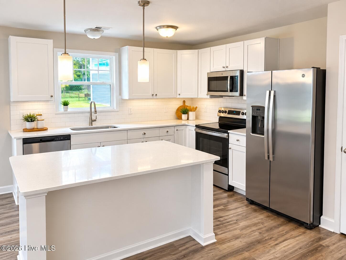 Single Family Residence at 1704 Ramsdale Road, Hope Mills, NC 28348, photo 7 of 23