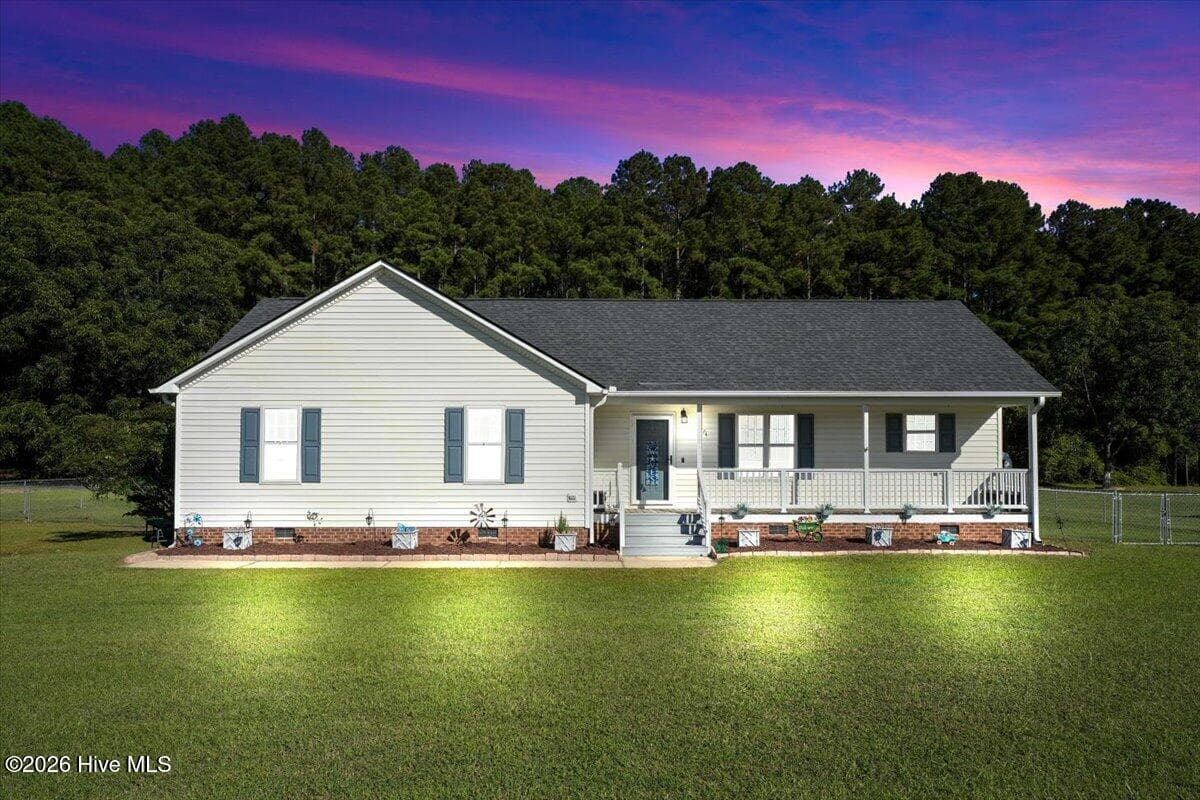 Single Family Residence at 110 Hilltop Drive, Four Oaks, NC 27524, photo 3 of 31