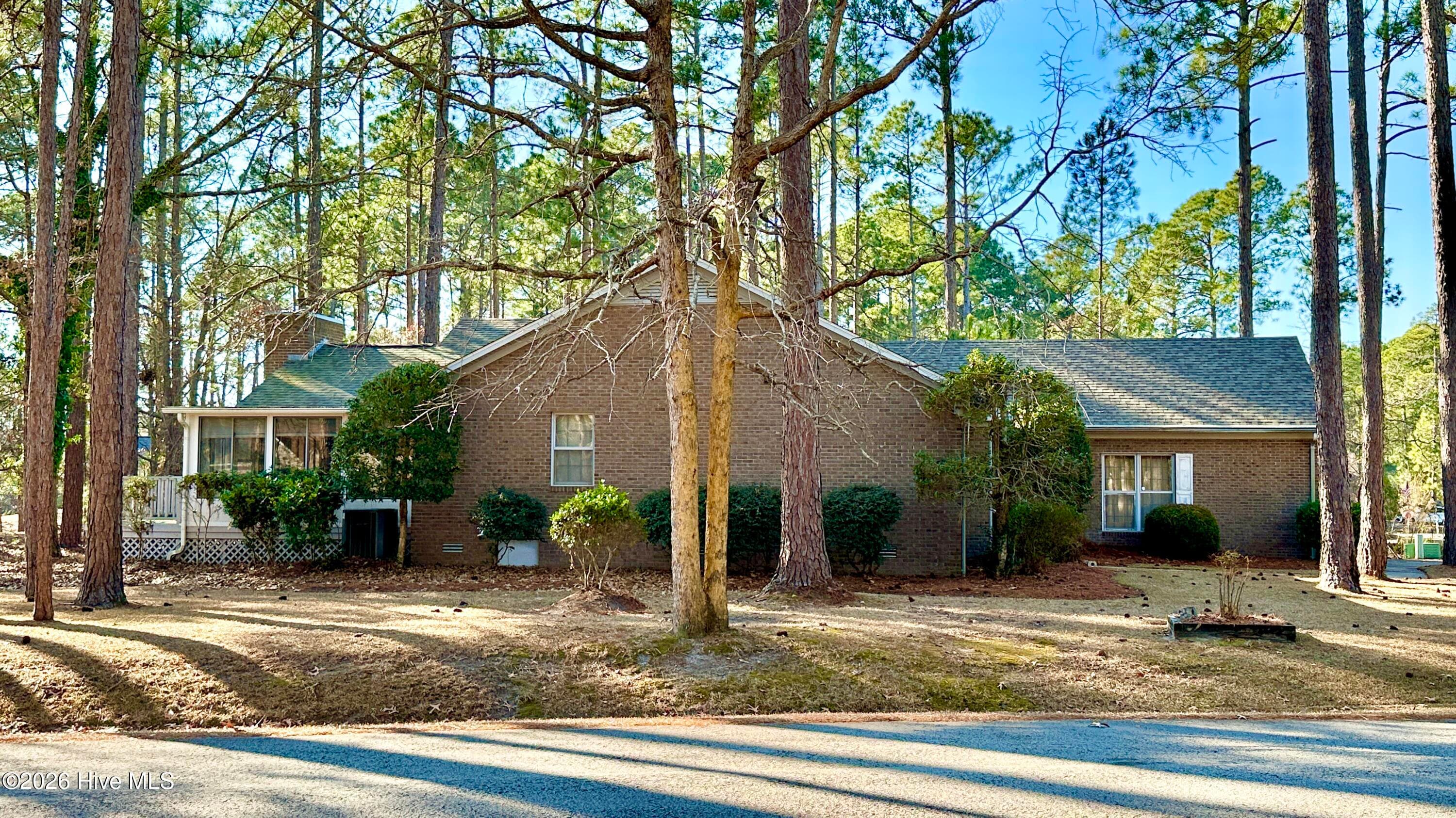 Single Family Residence at 2131 Royal Pines Drive, New Bern, NC 28560, photo 4 of 117