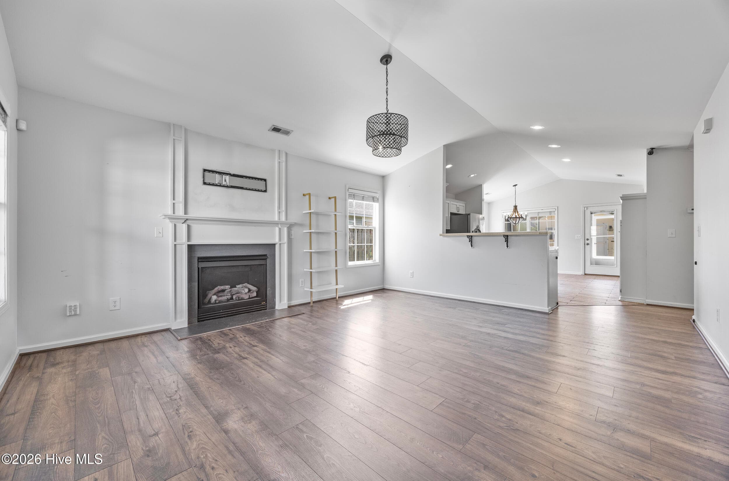 Single Family Residence at 605 Brookbend Drive, Wilmington, NC 28411, photo 10 of 40