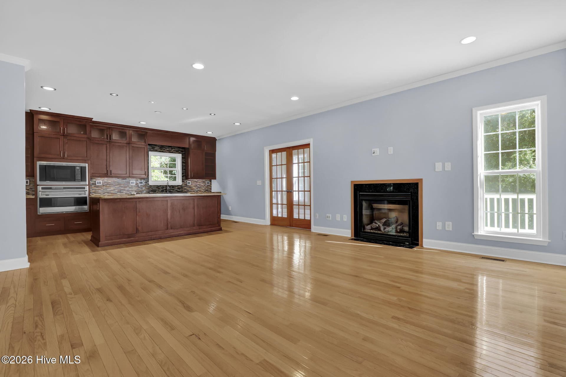 Single Family Residence at 305 Hickory Lane, Hampstead, NC 28443, photo 5 of 99