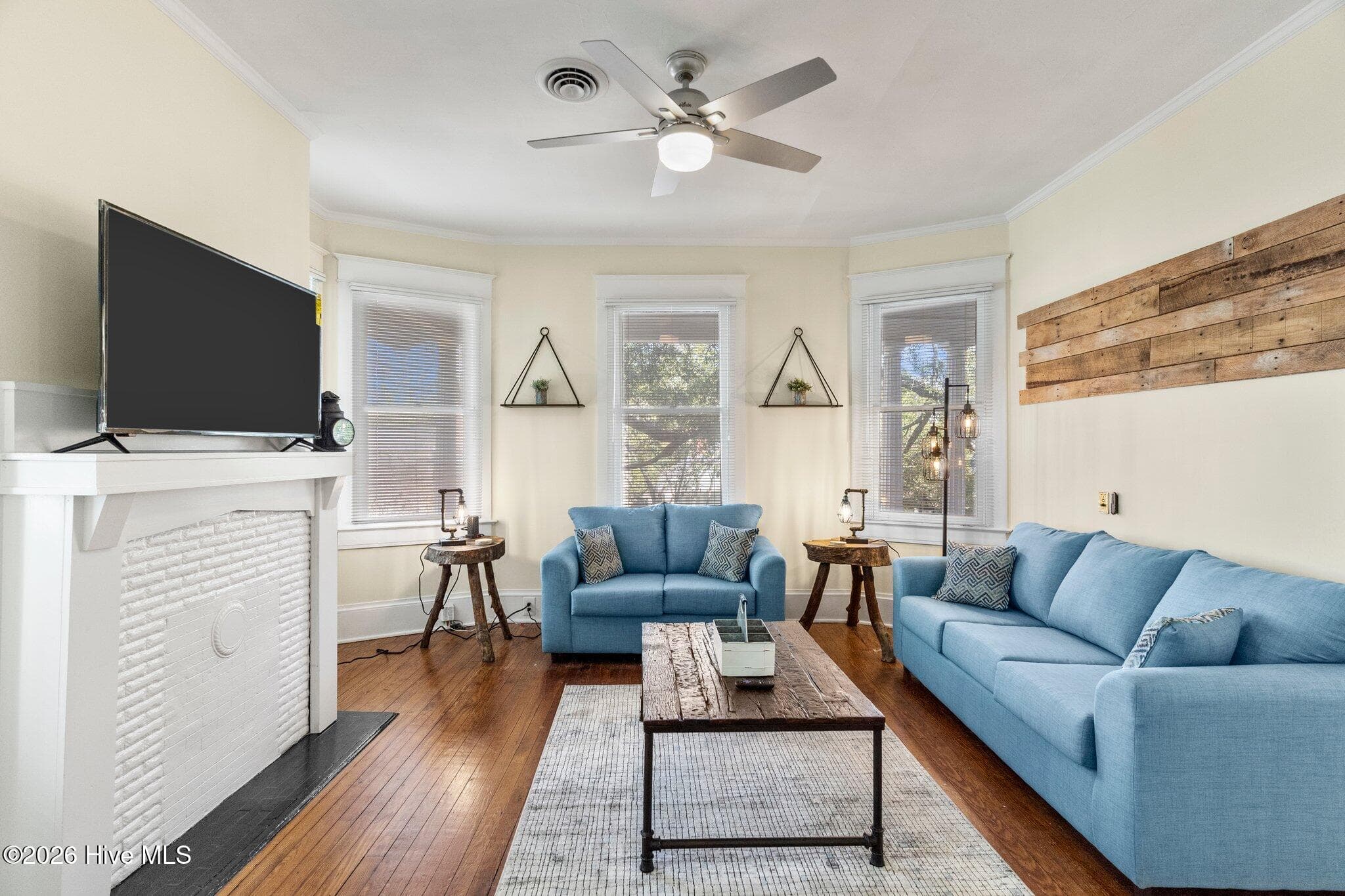 2nd Floor Unit - Living Room - 312 Church Street, Wilmington, NC 28401