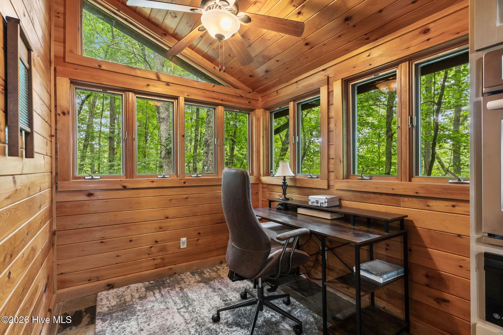 Single Family Residence at 398 Mountain Tops Circle, Blue Ridge, GA 30513, photo 13 of 63